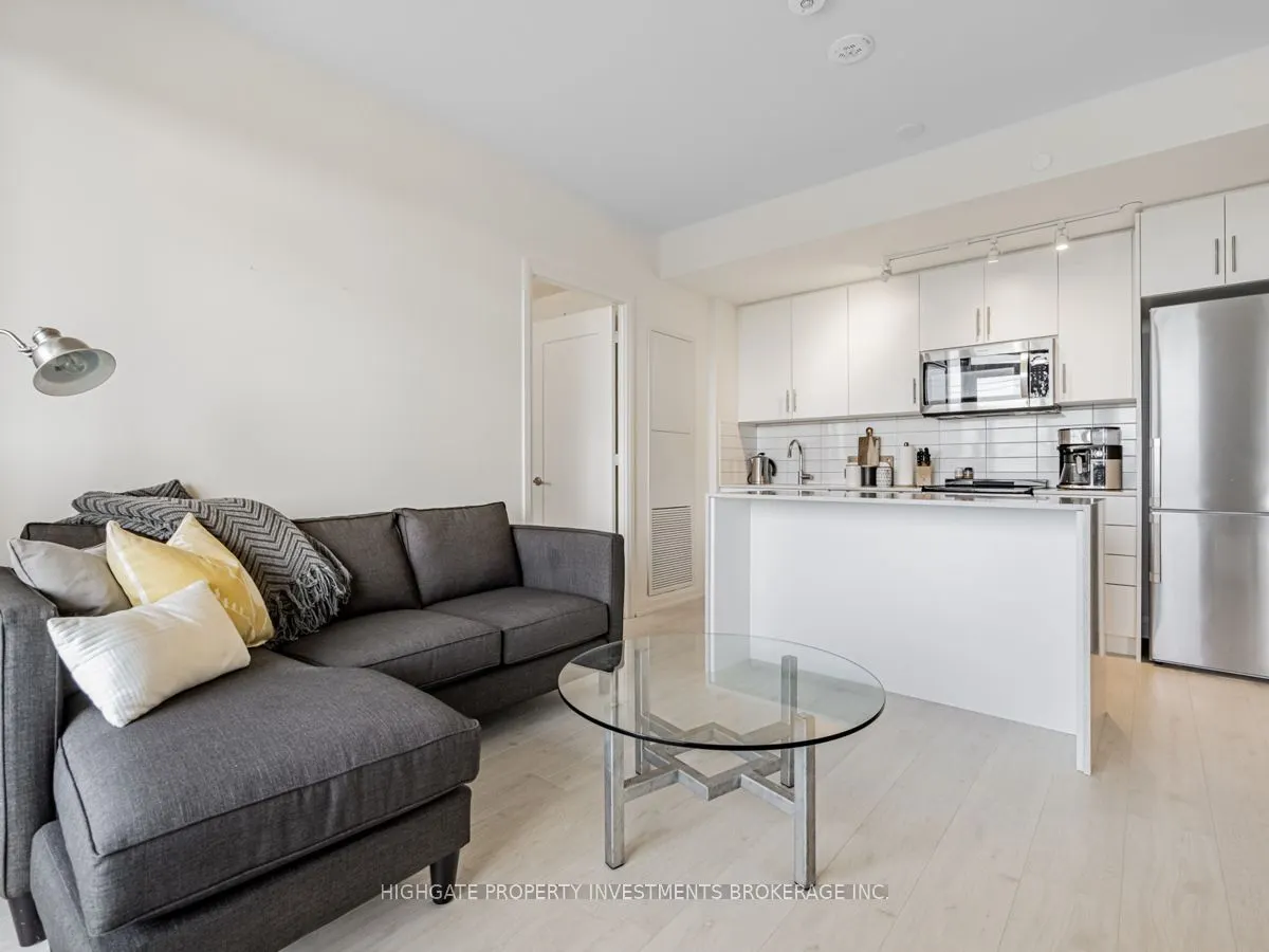 509 Dundas Street, #403
