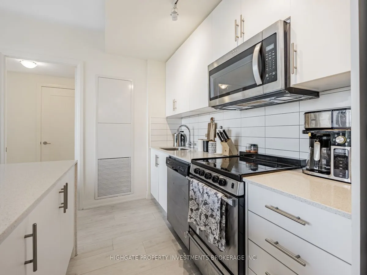 509 Dundas Street, #403