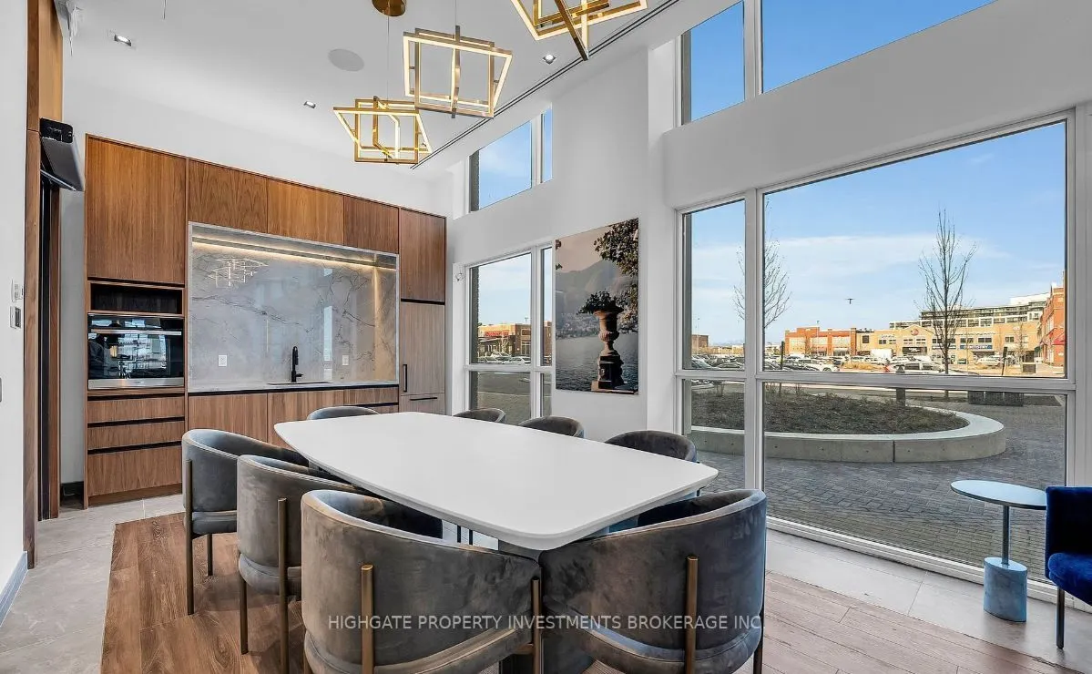 509 Dundas Street, #403