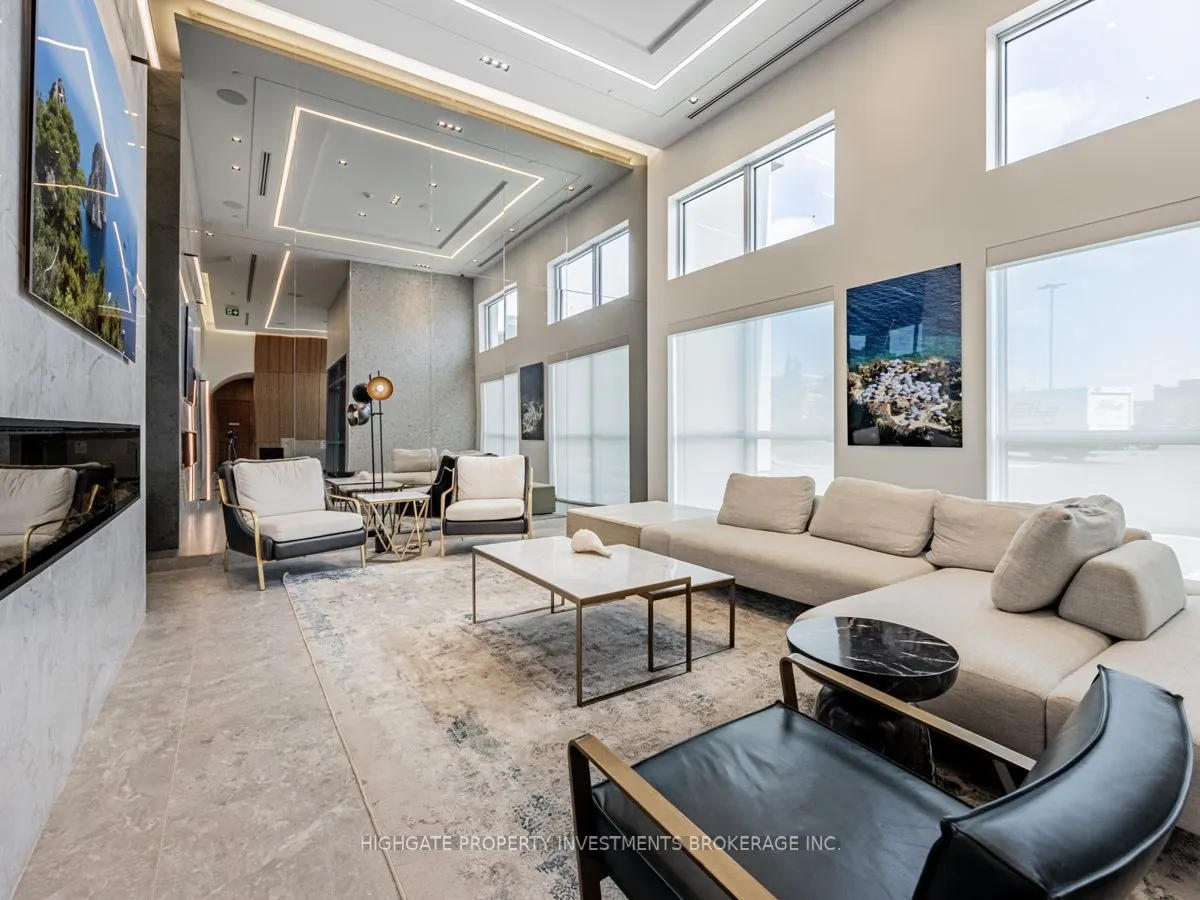 509 Dundas Street, #403
