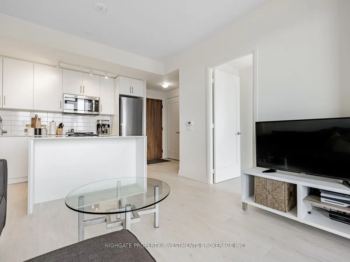 509 Dundas Street, #403