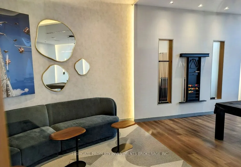 509 Dundas Street, #403