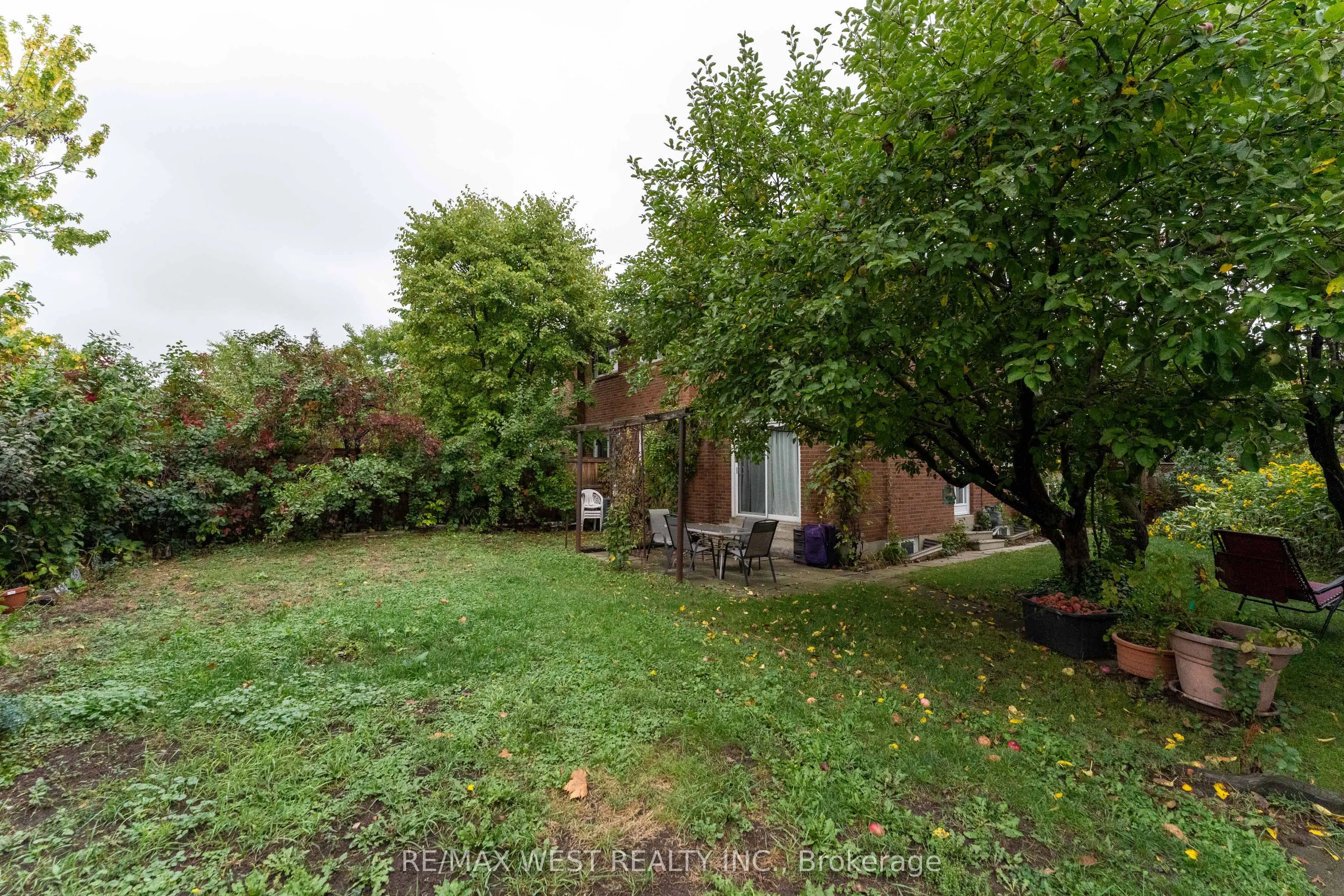 330 Pellatt Avenue
