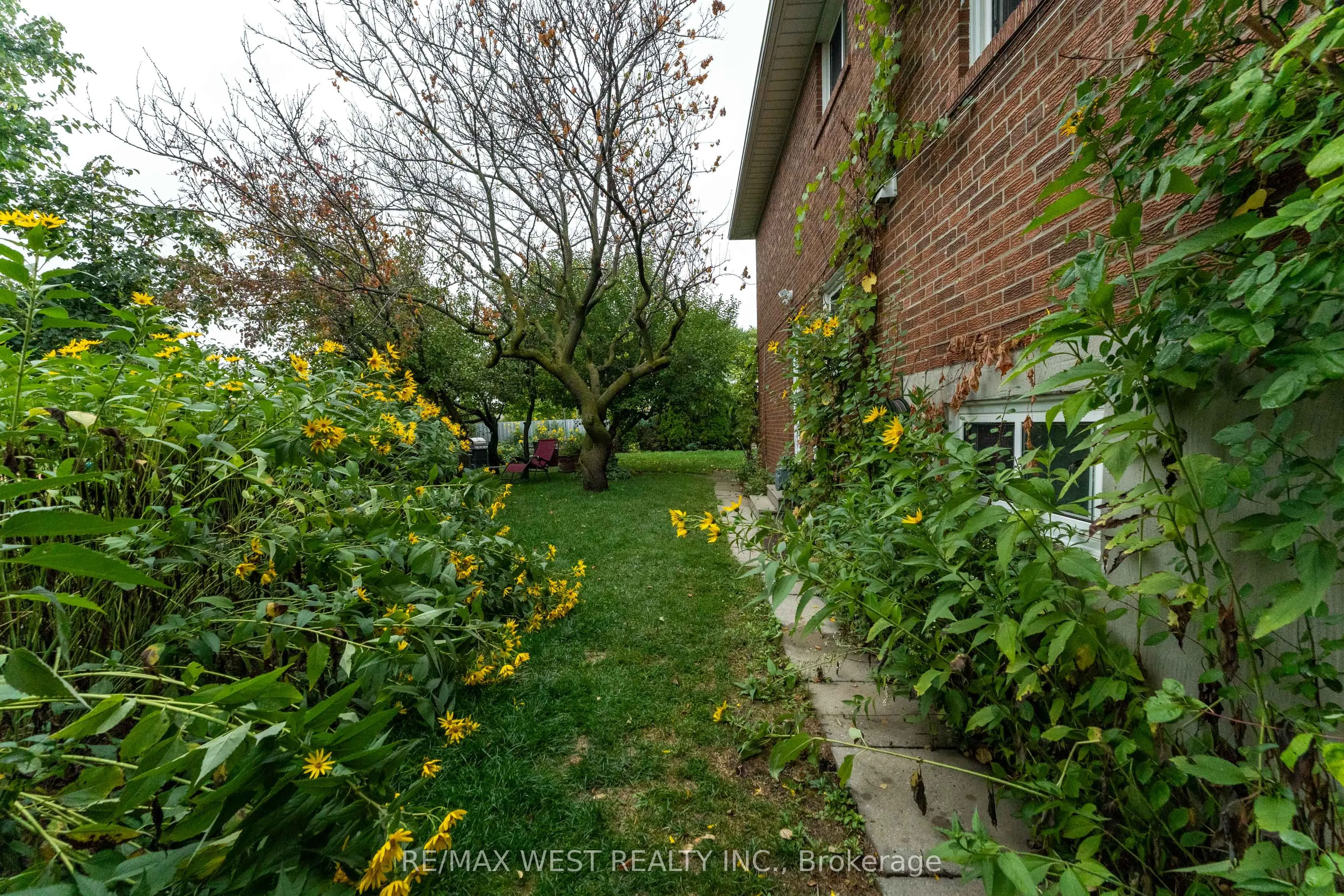 330 Pellatt Avenue
