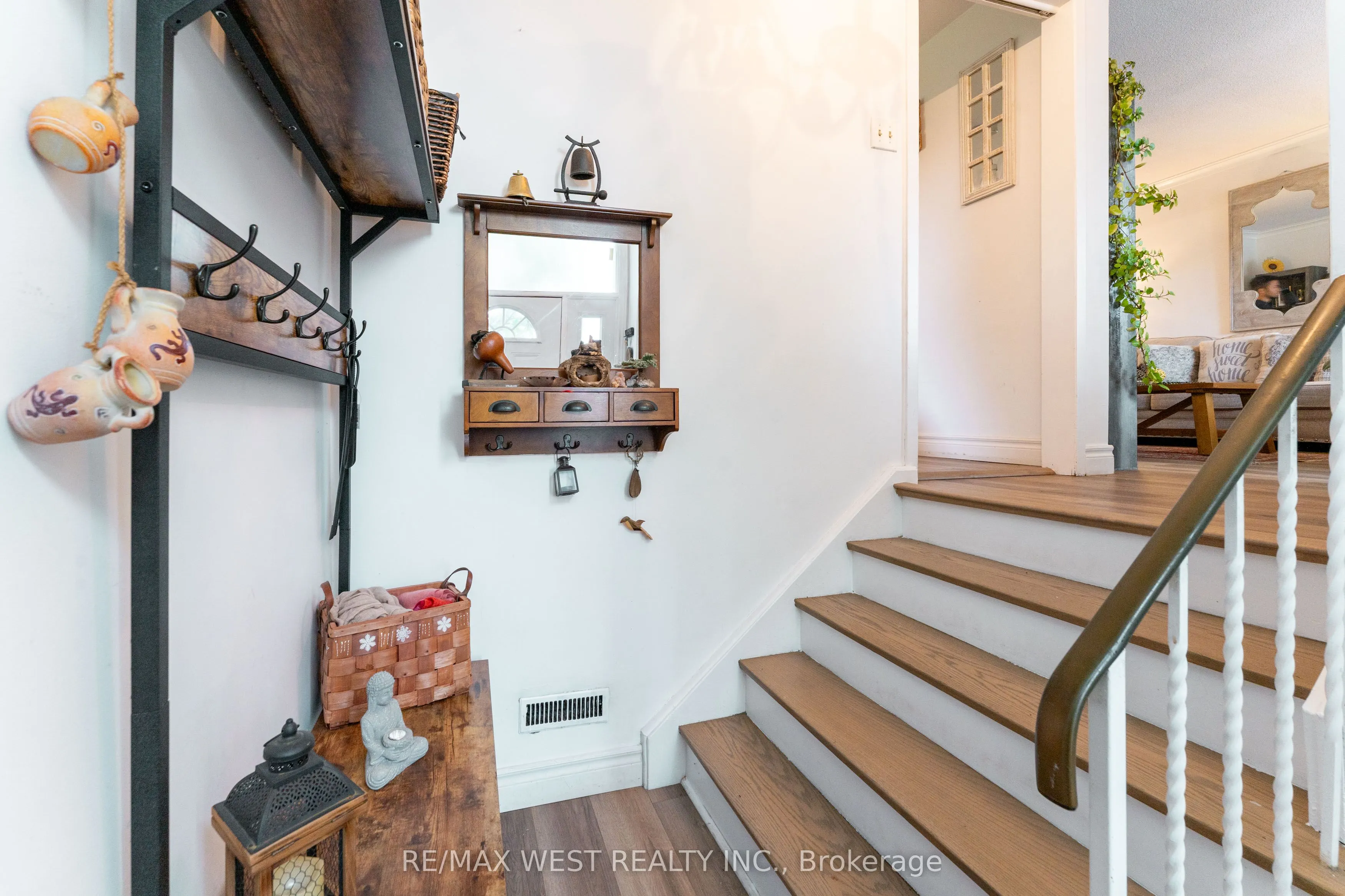 330 Pellatt Avenue