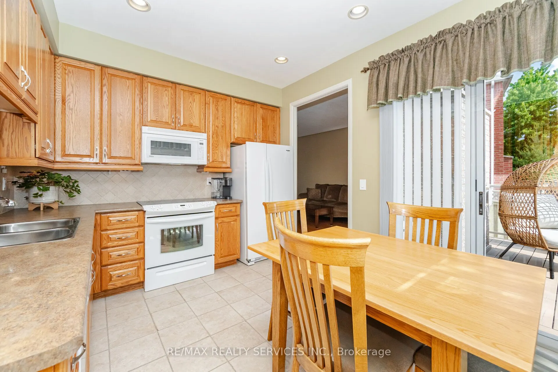 8 Inwood Place