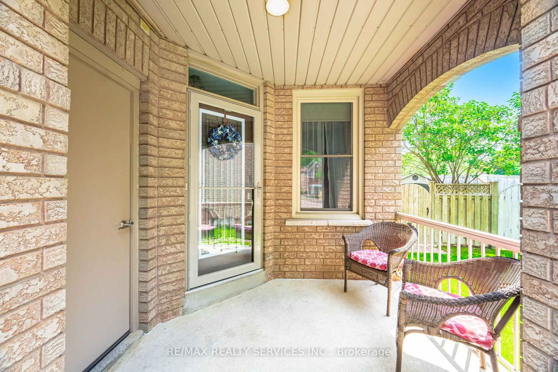 8 Inwood Place