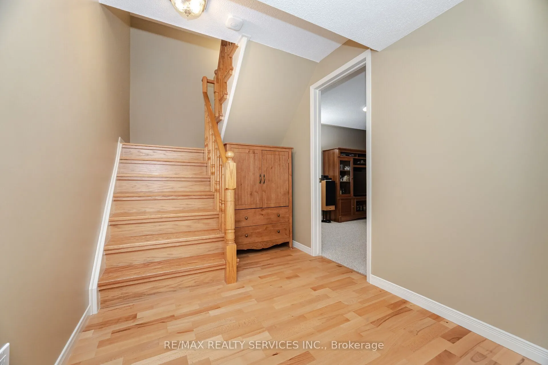 8 Inwood Place