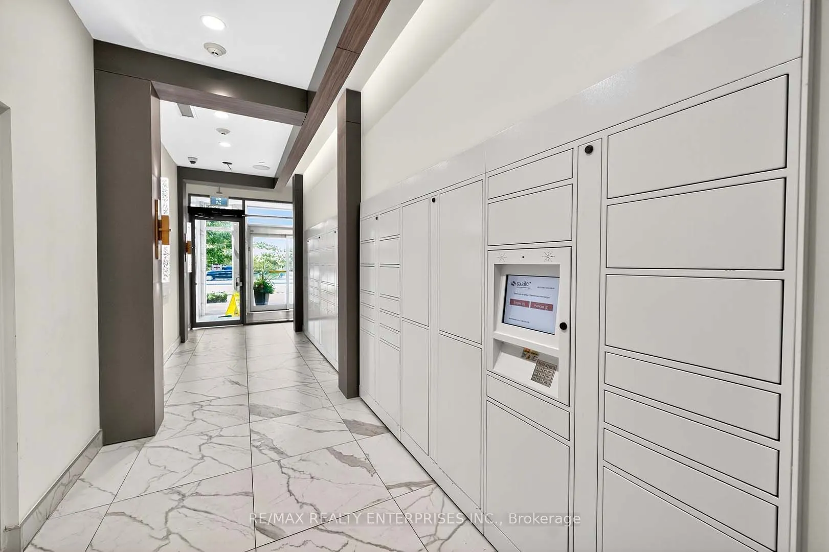 1050 Main Street E, #114