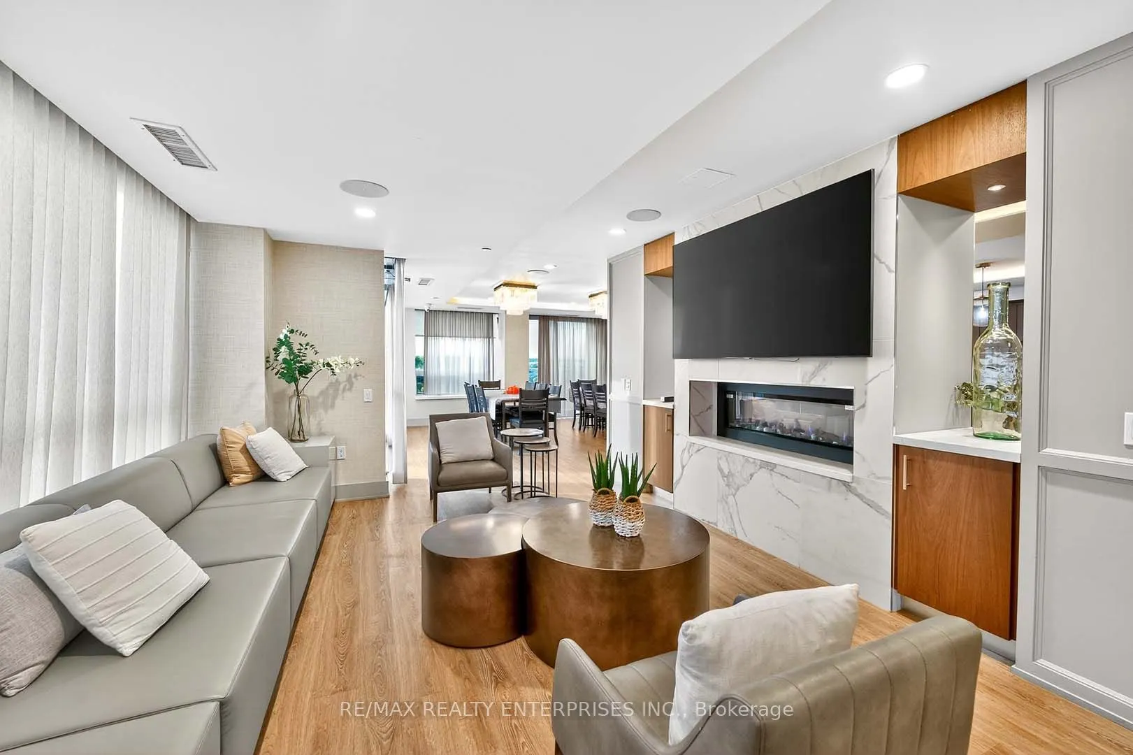 1050 Main Street E, #114