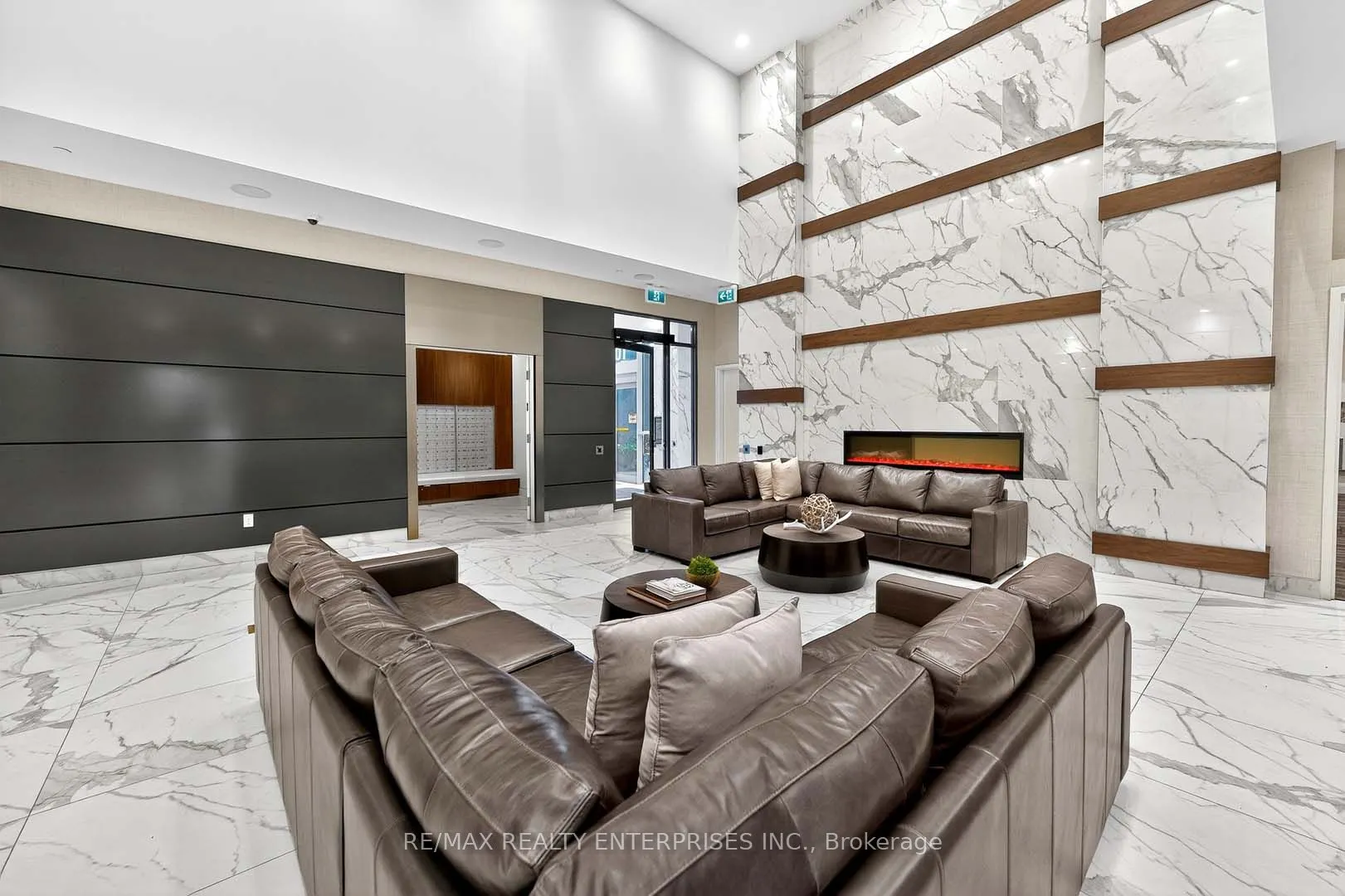 1050 Main Street E, #114
