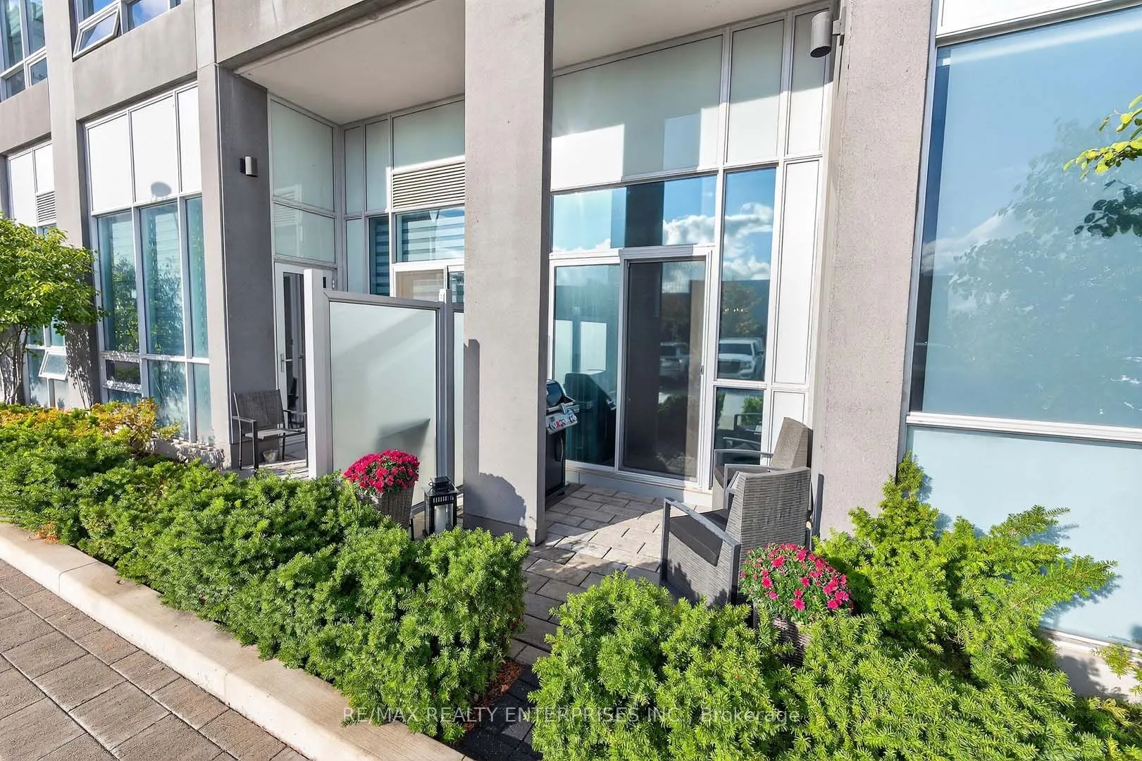 1050 Main Street E, #114