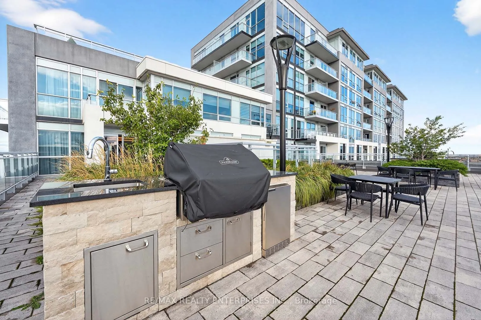 1050 Main Street E, #114