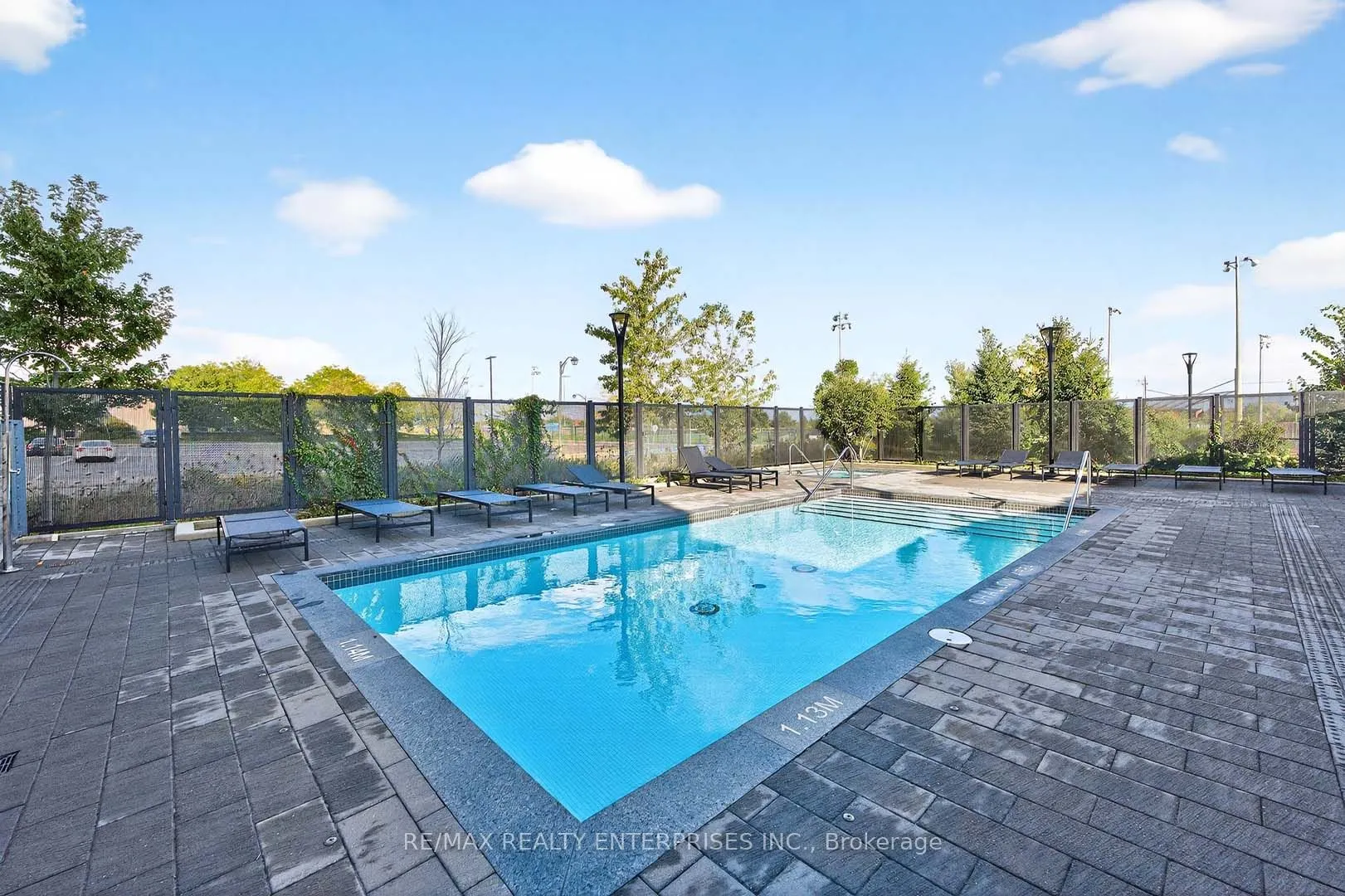 1050 Main Street E, #114
