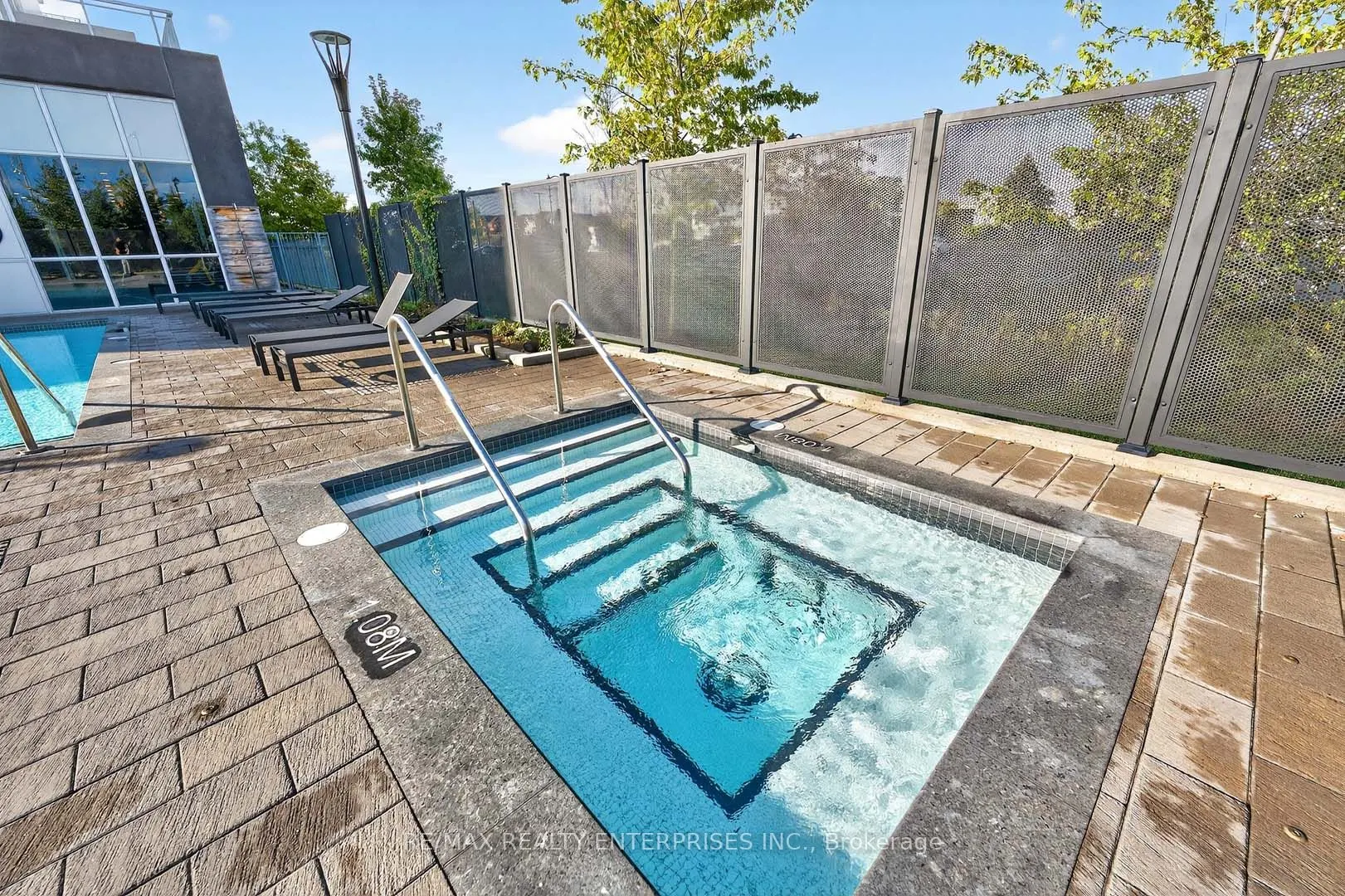 1050 Main Street E, #114