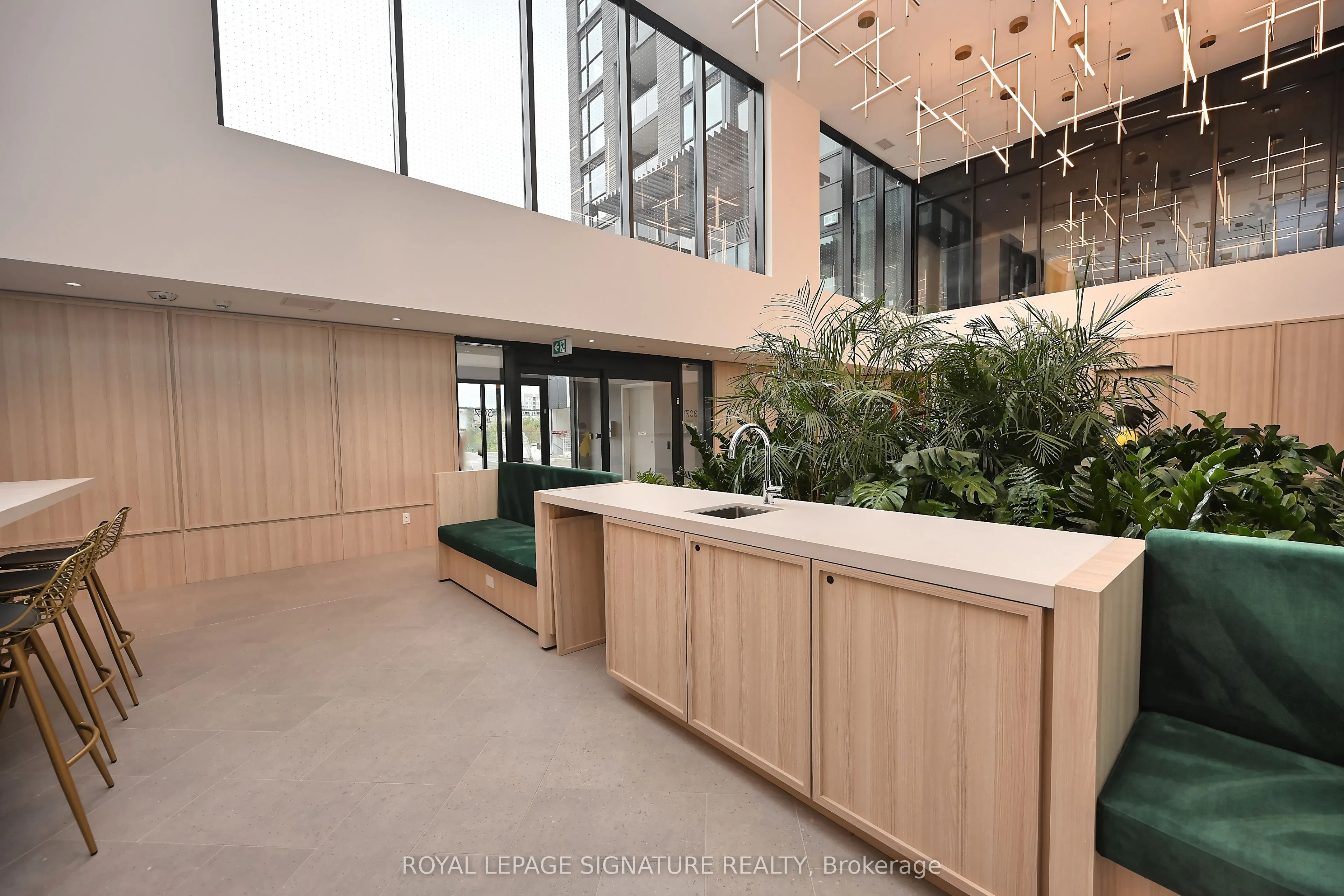 3079 Trafalgar Road