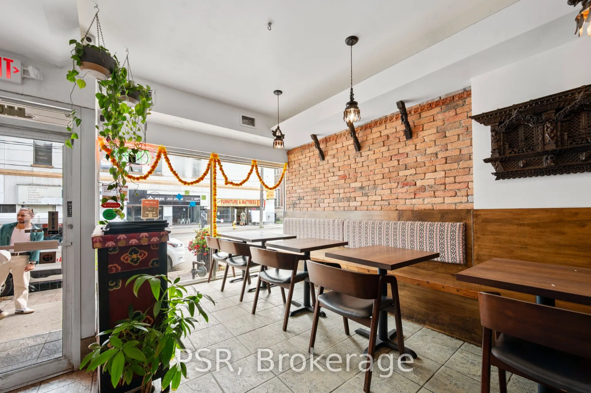 1508 Queen Street W