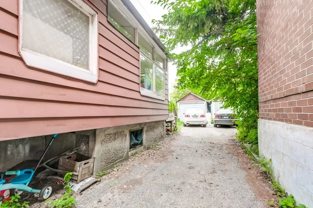 112 Wright Avenue