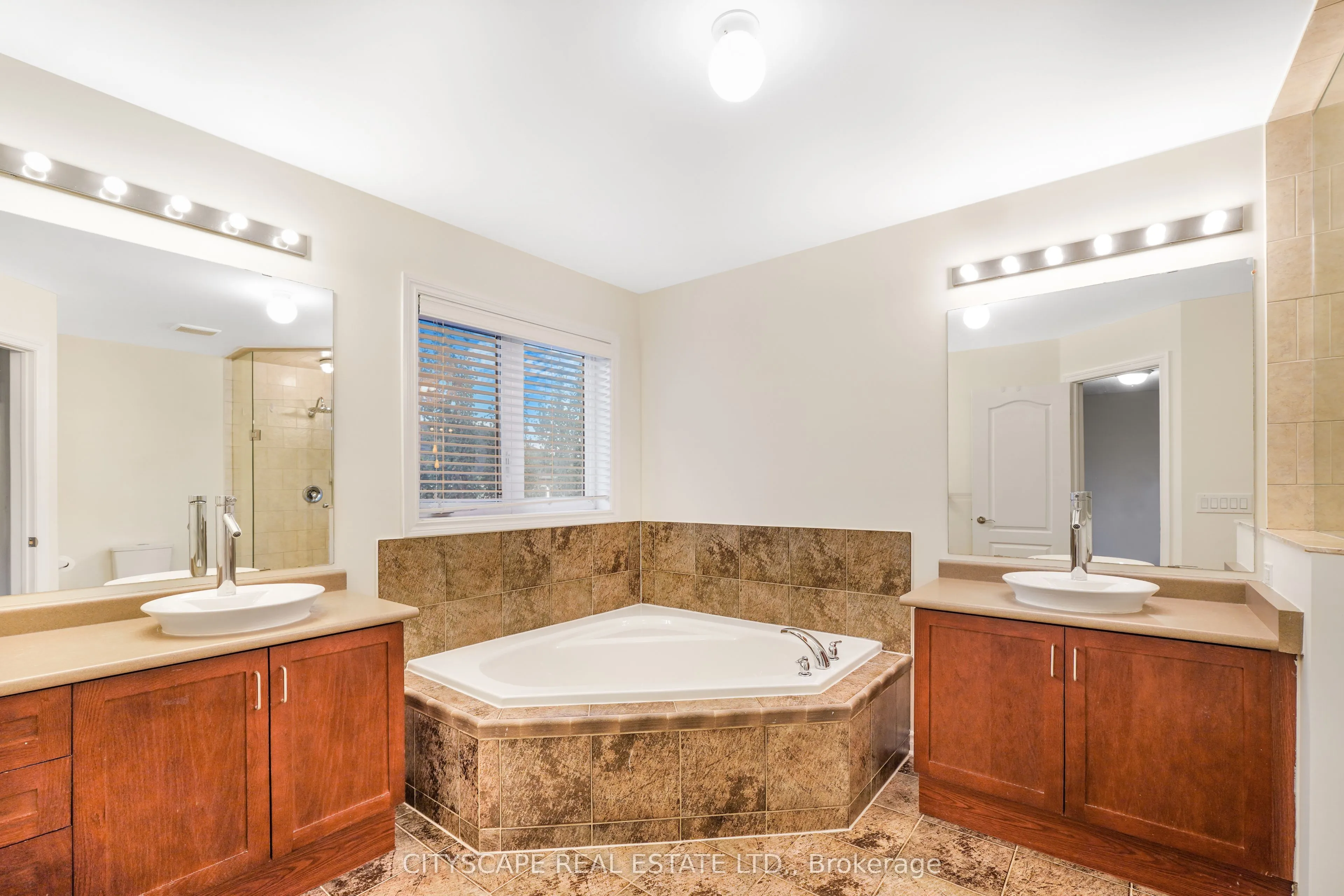 5515 Challenger Drive