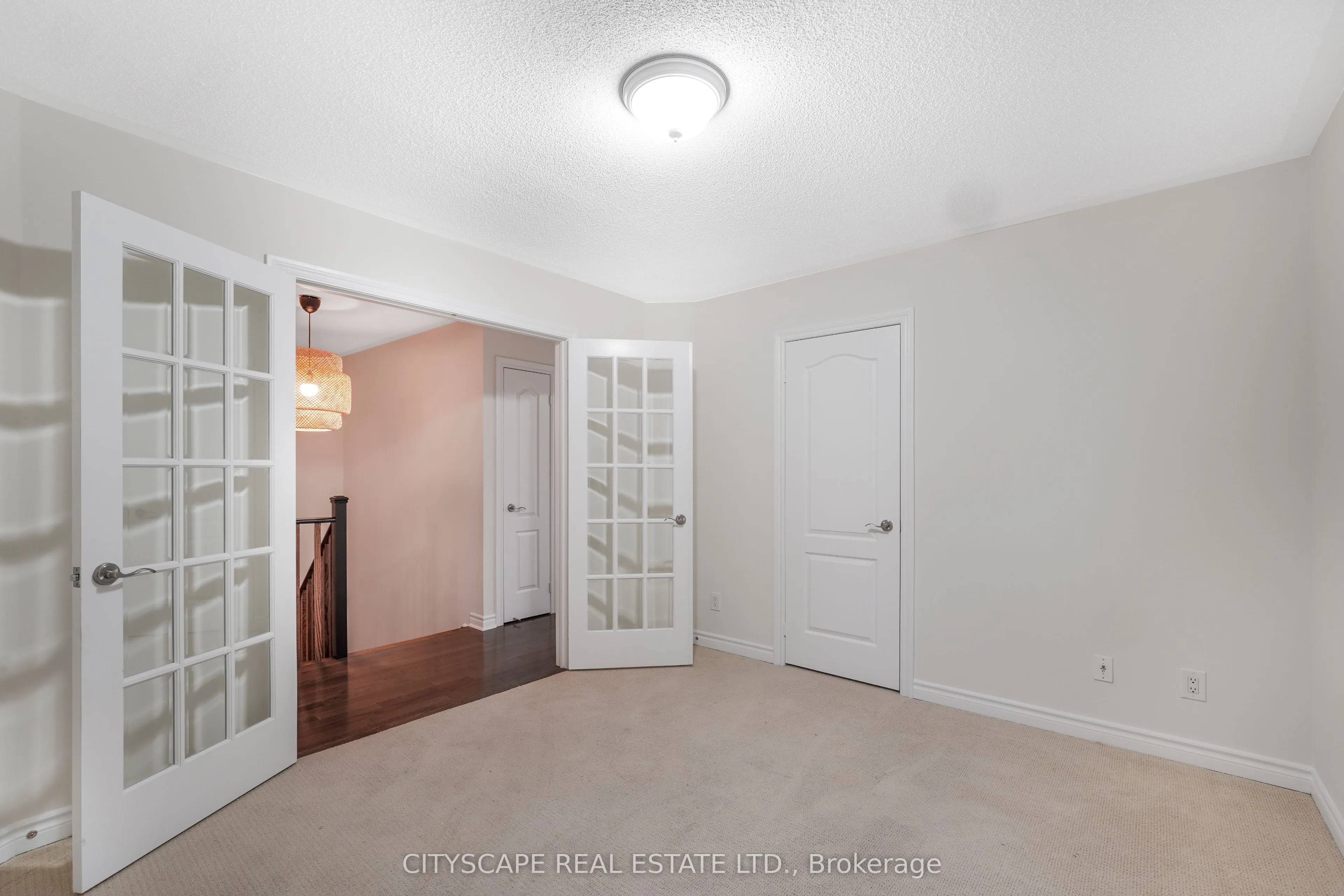 5515 Challenger Drive