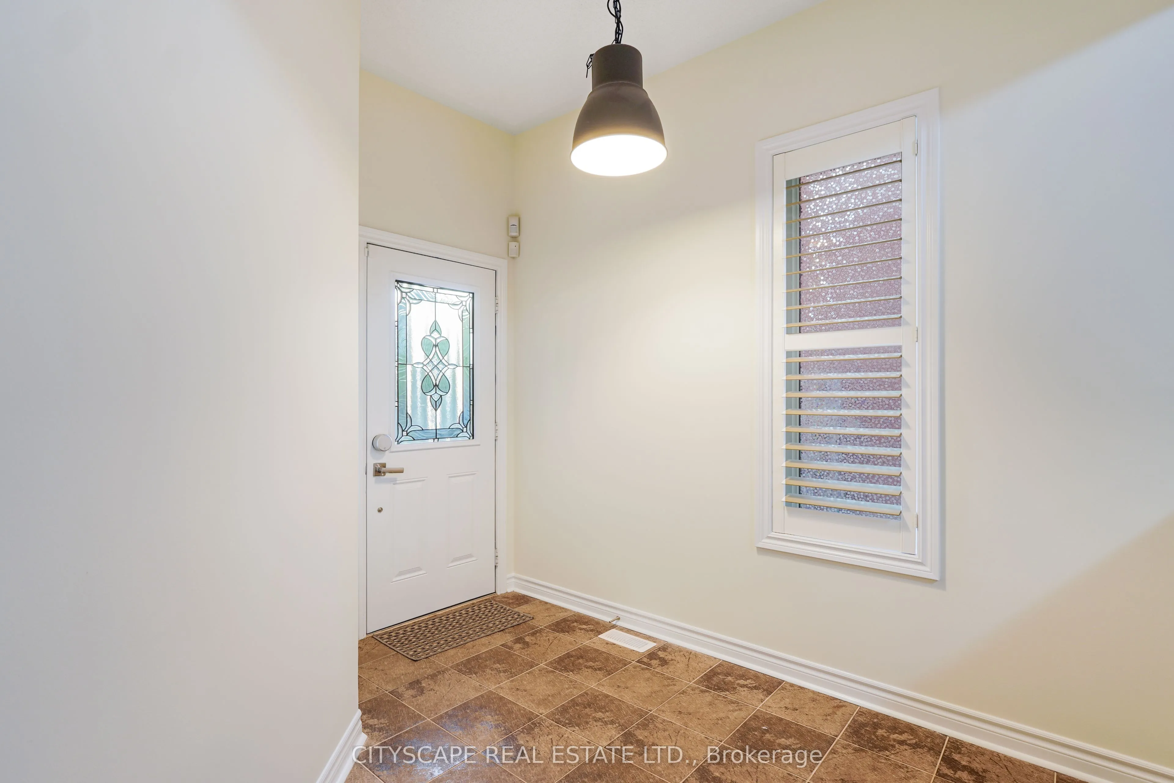5515 Challenger Drive