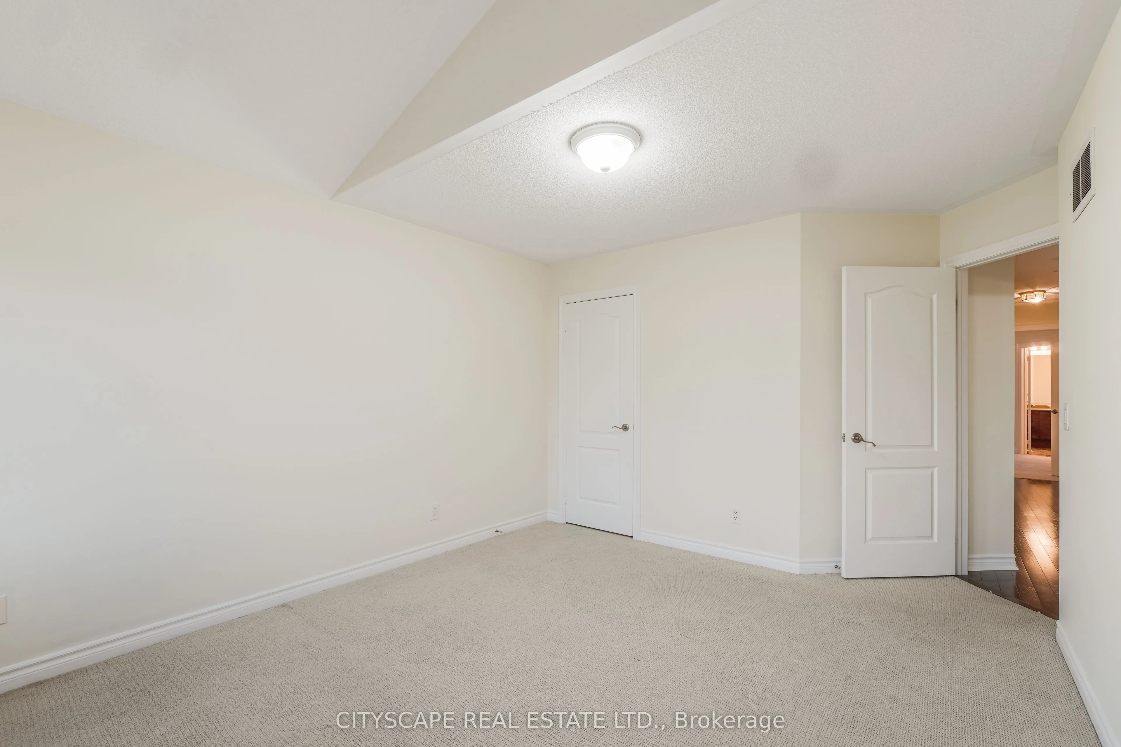 5515 Challenger Drive