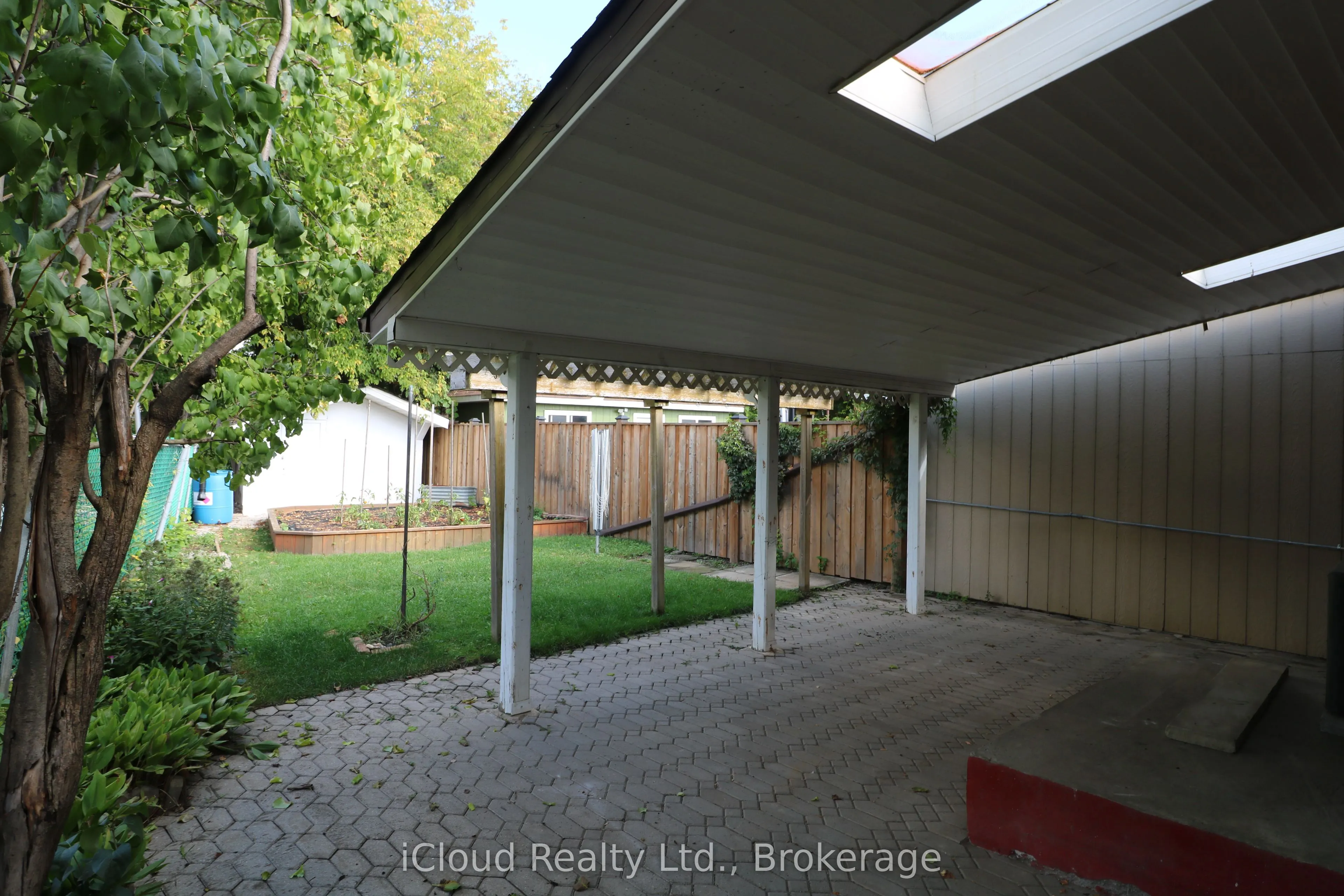 61 Rockbank Crescent