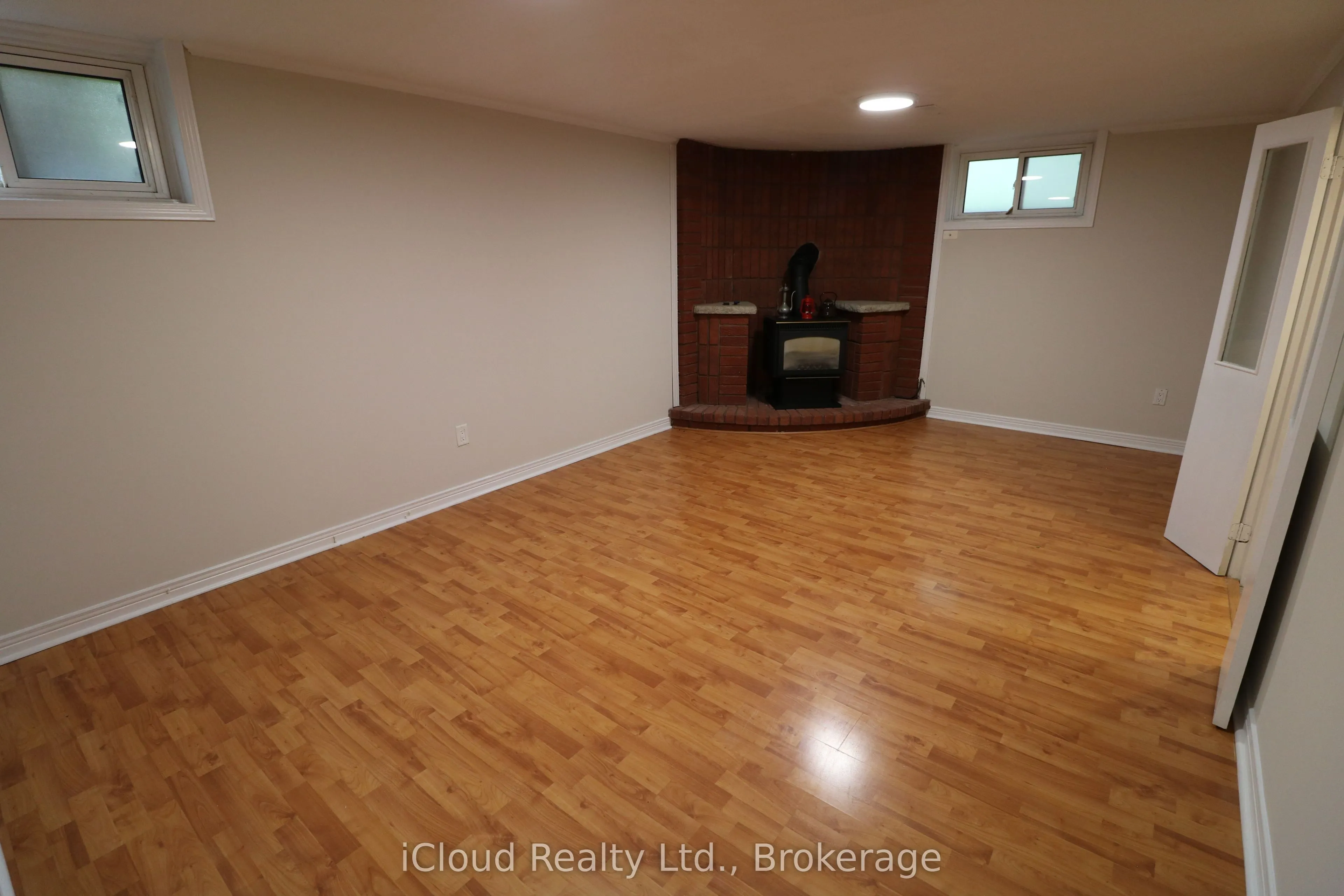 61 Rockbank Crescent