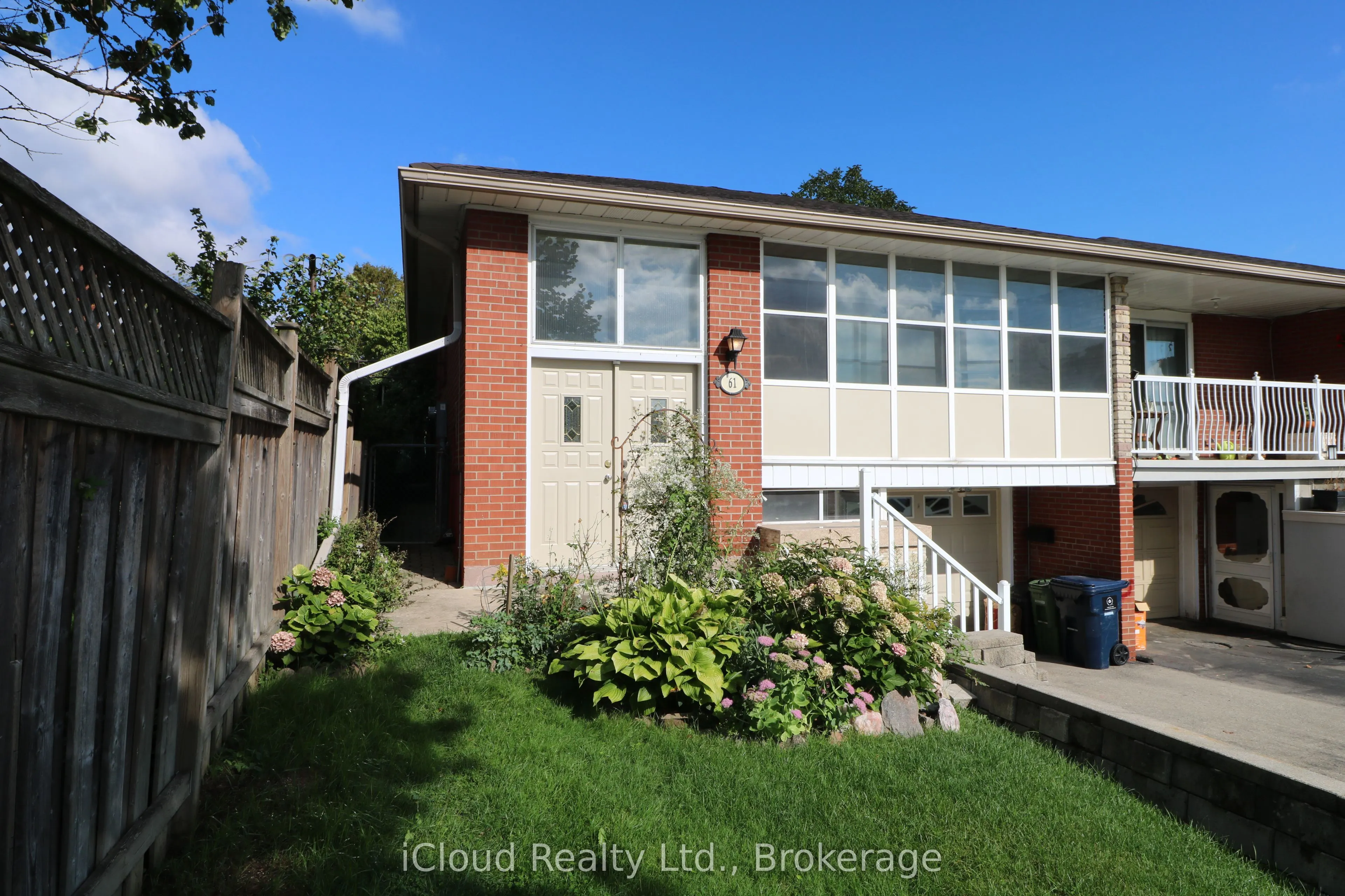 61 Rockbank Crescent