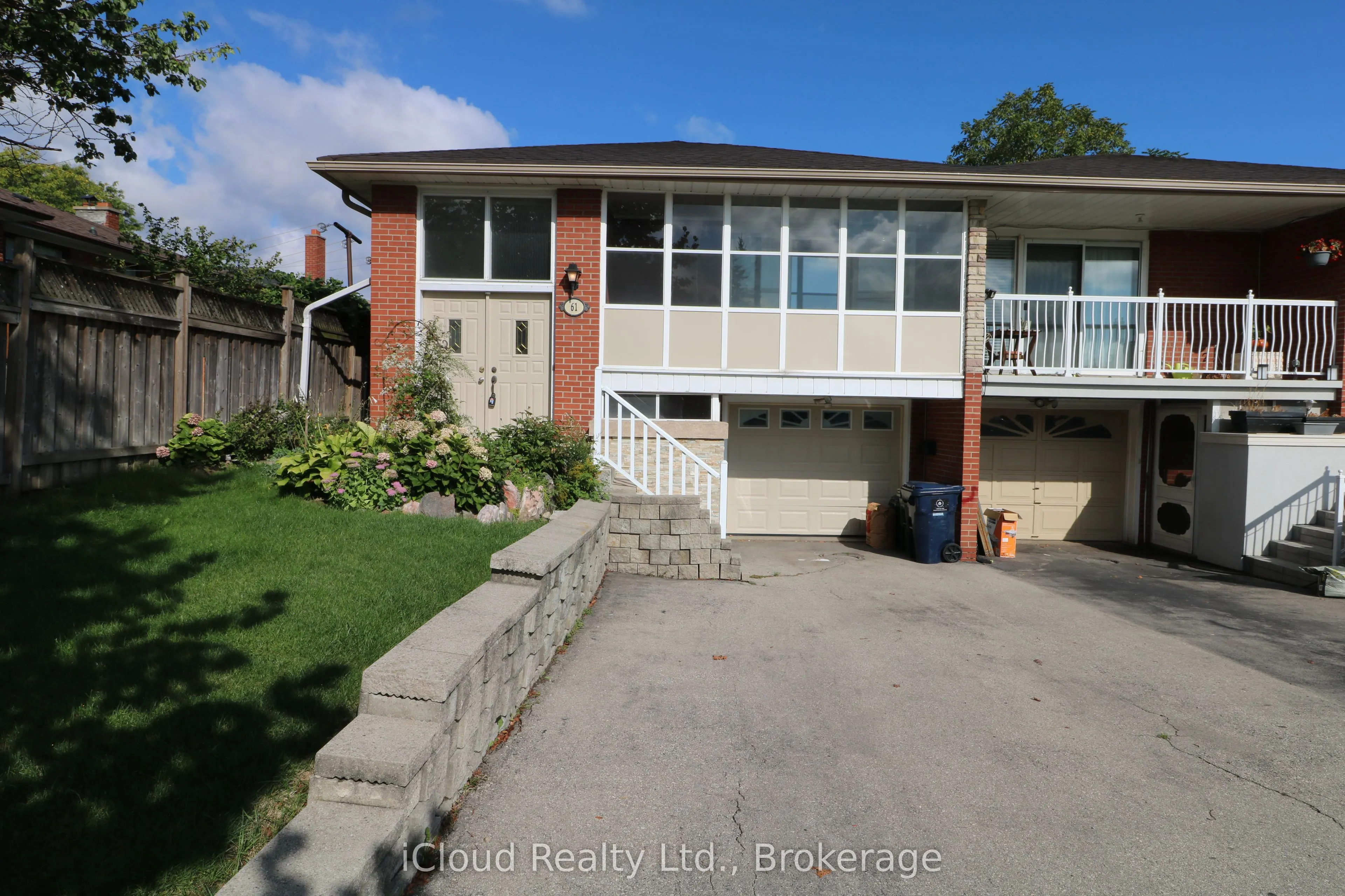 61 Rockbank Crescent