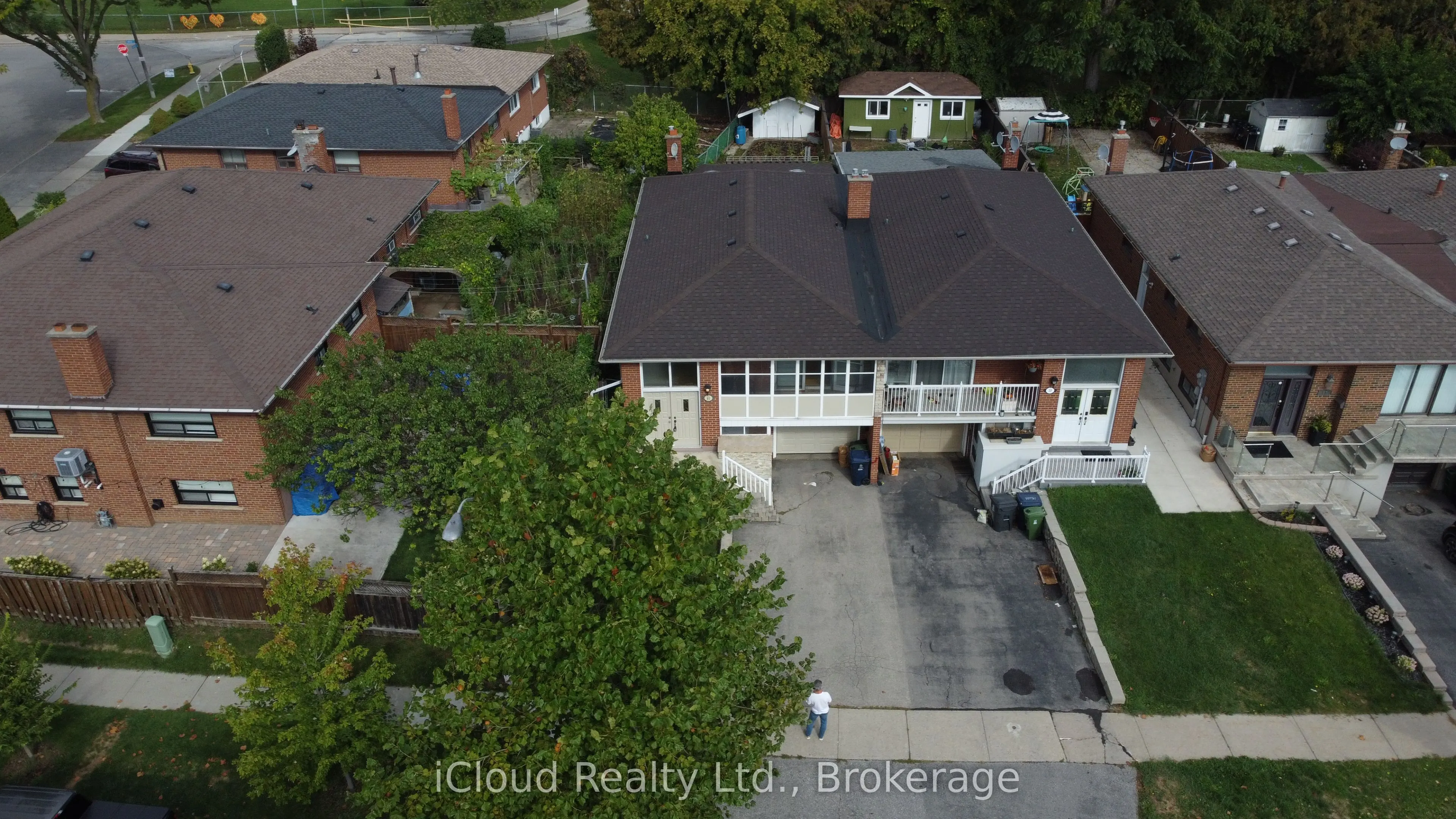 61 Rockbank Crescent