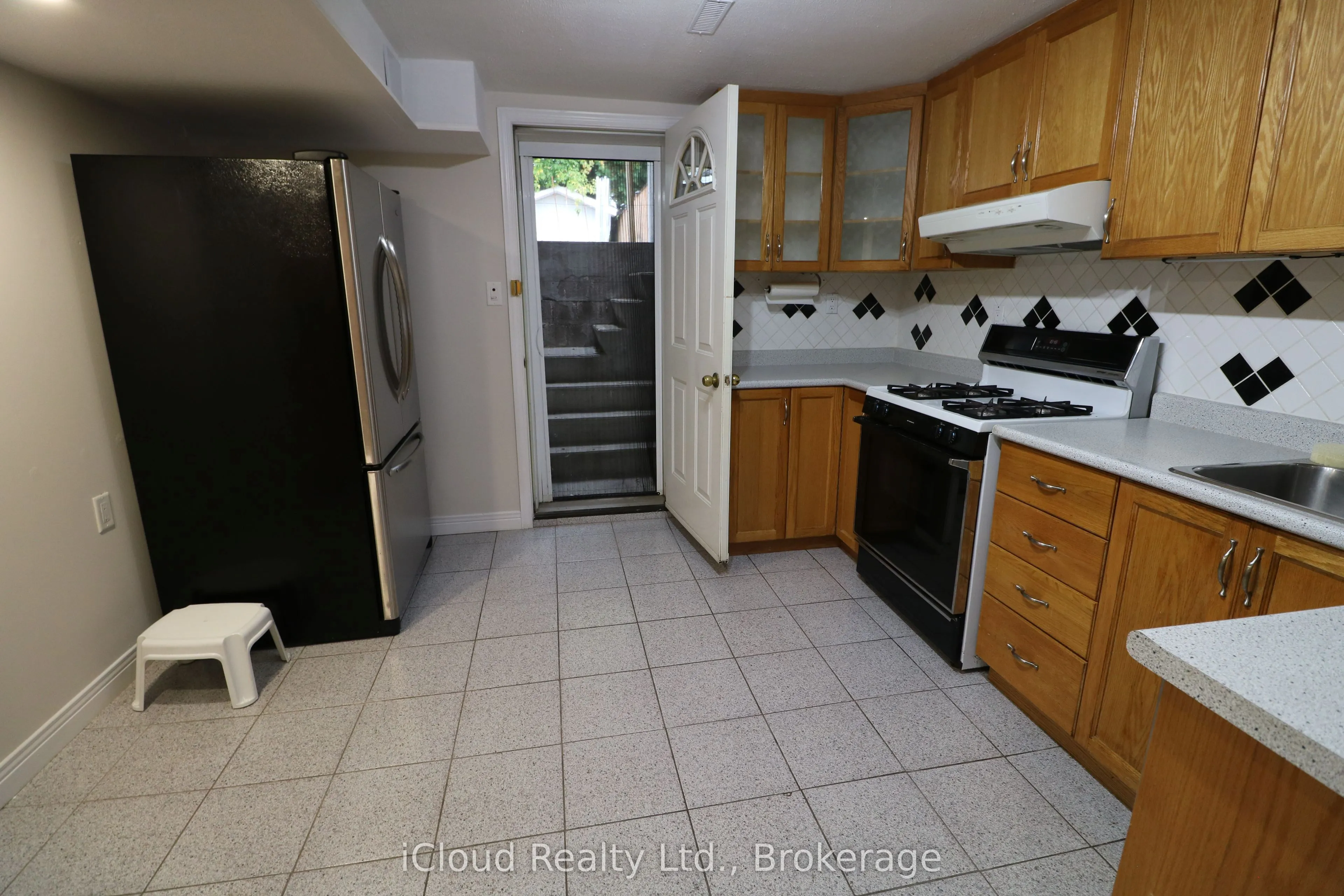 61 Rockbank Crescent