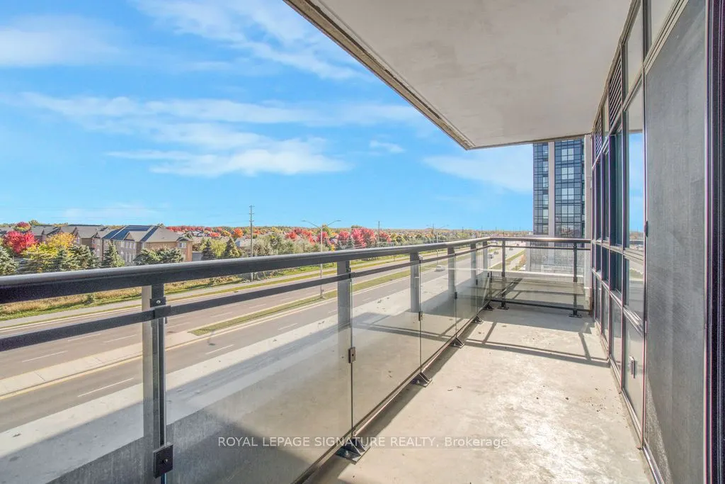 395 Dundas Street W, #316