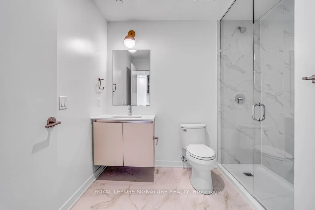 395 Dundas Street W, #316