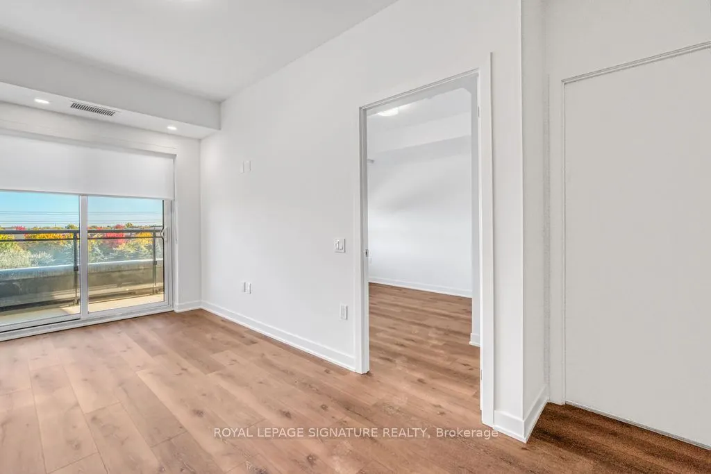 395 Dundas Street W, #316