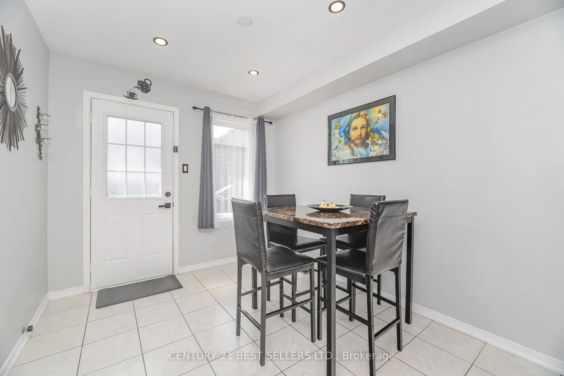 416 Duncan Lane