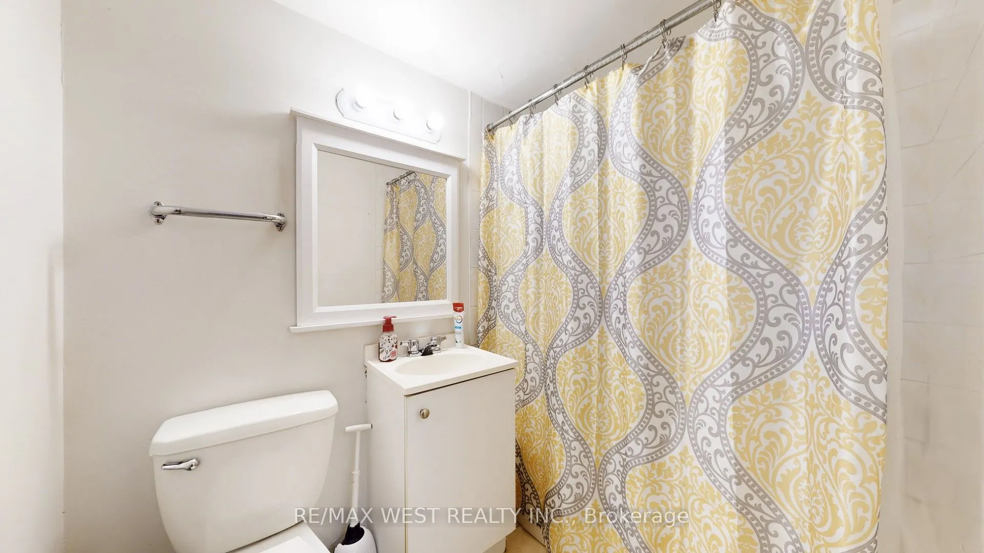 940 Caledonia Road, #210