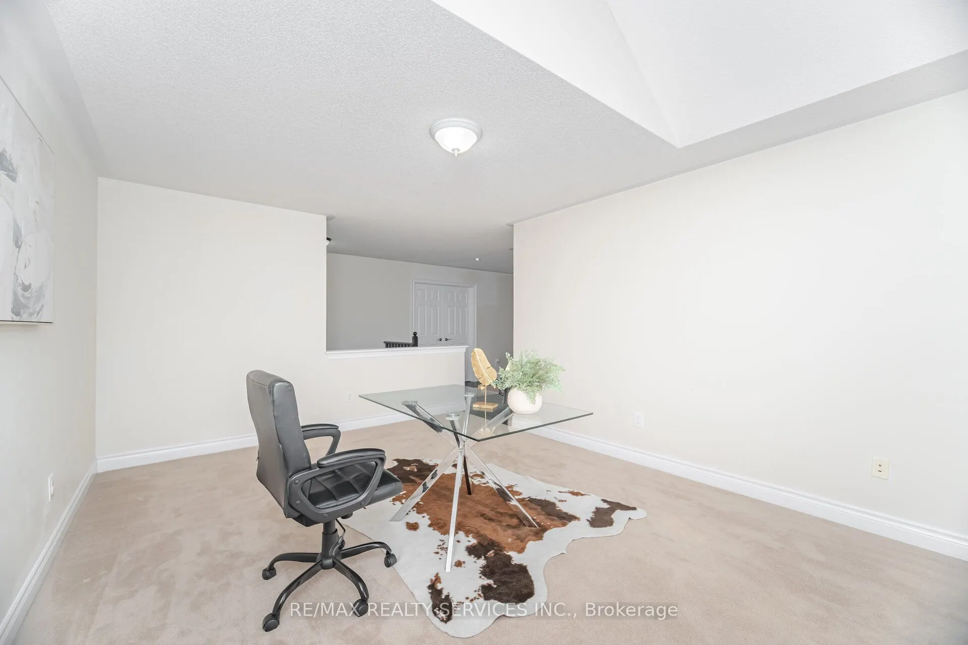 6 BEACON HILL Drive