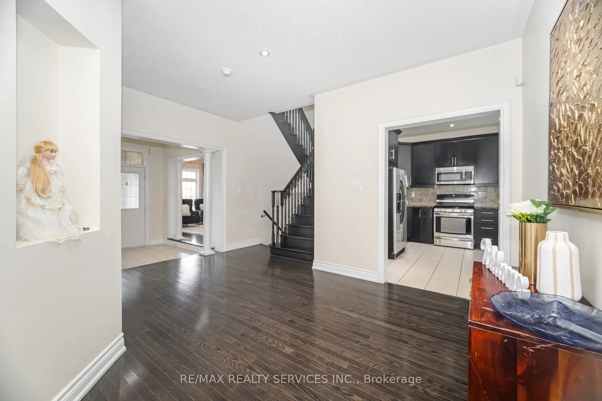 6 BEACON HILL Drive