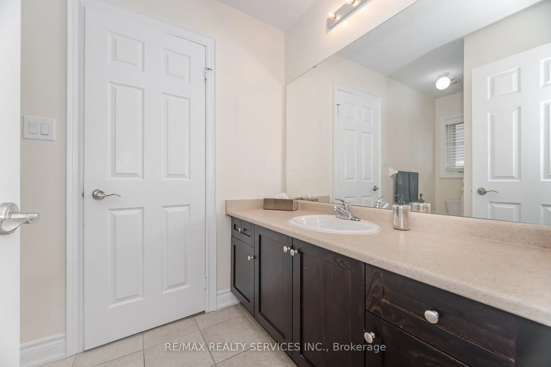 6 BEACON HILL Drive