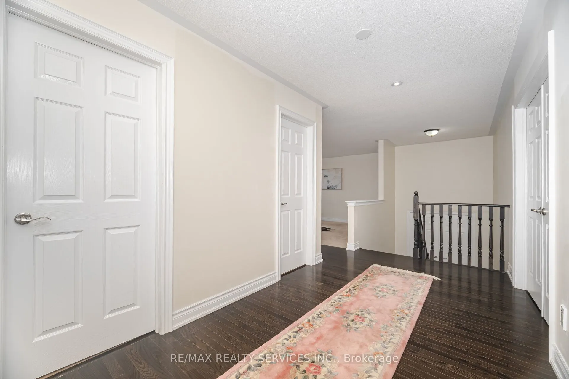 6 BEACON HILL Drive