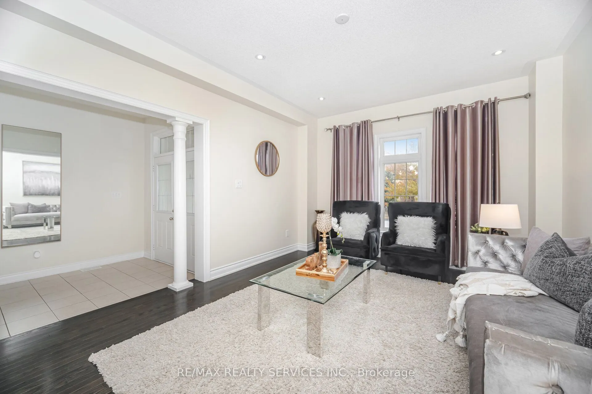6 BEACON HILL Drive