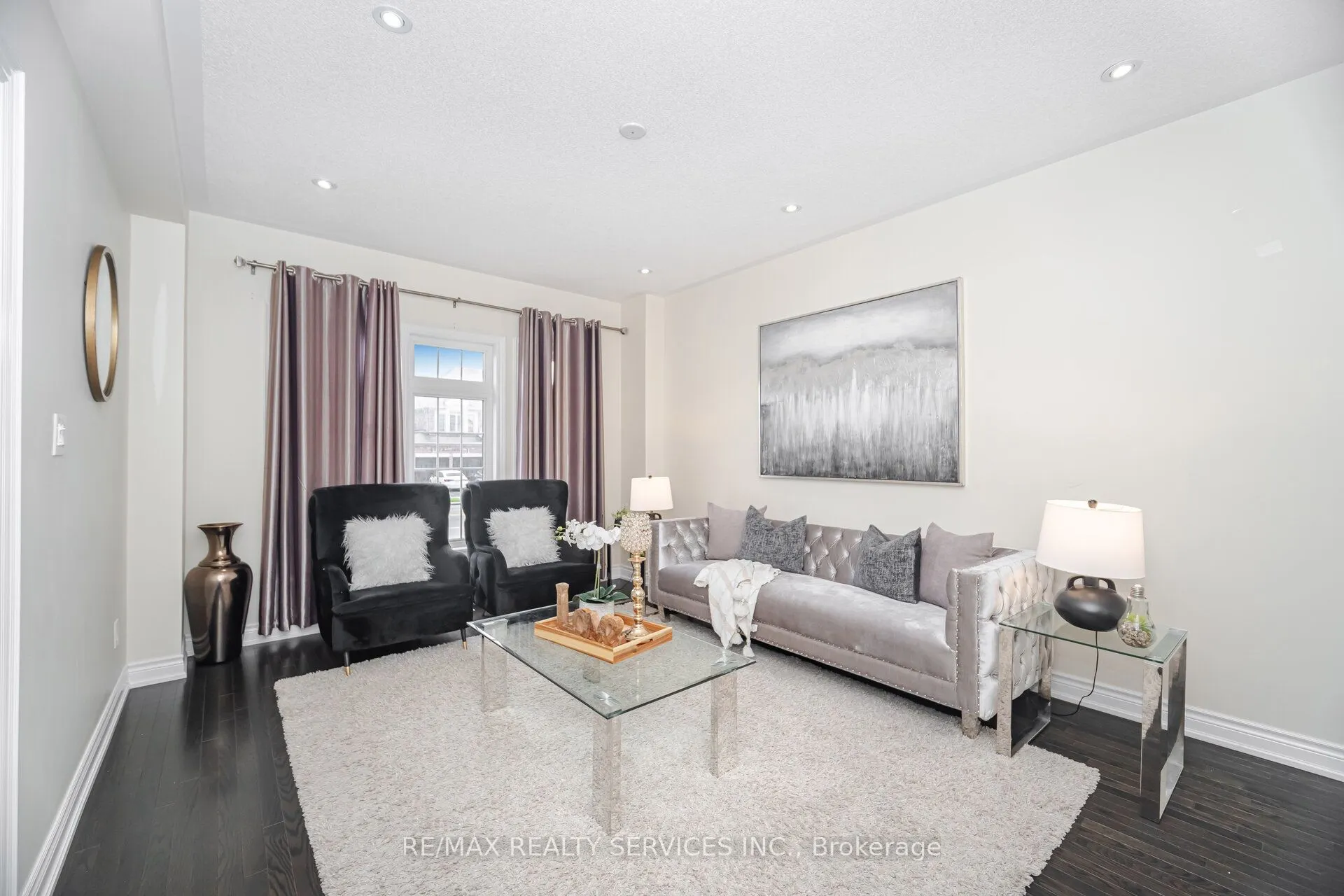 6 BEACON HILL Drive