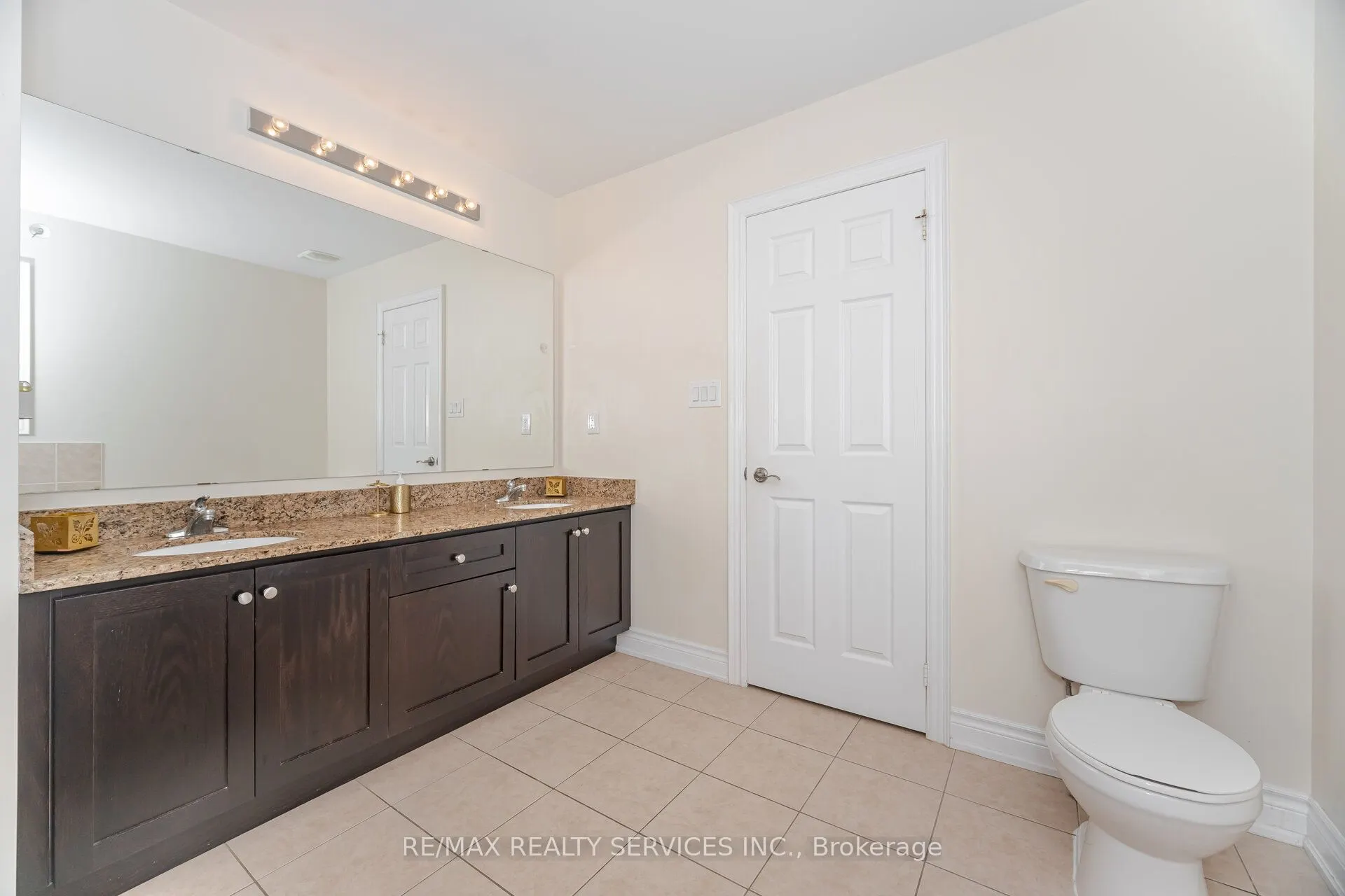 6 BEACON HILL Drive