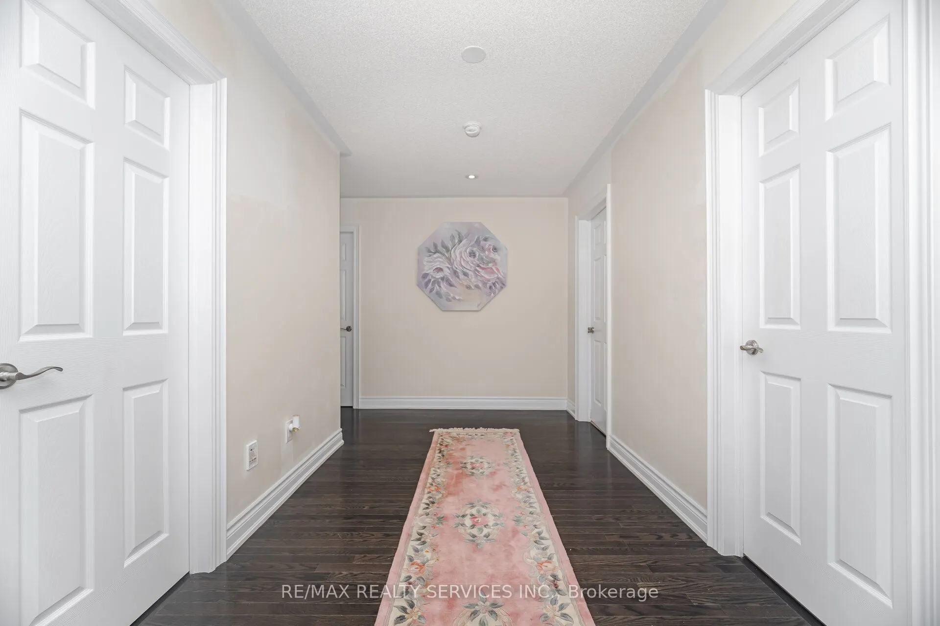 6 BEACON HILL Drive