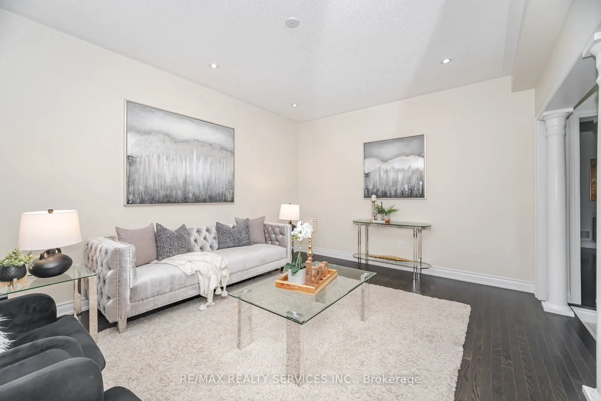 6 BEACON HILL Drive