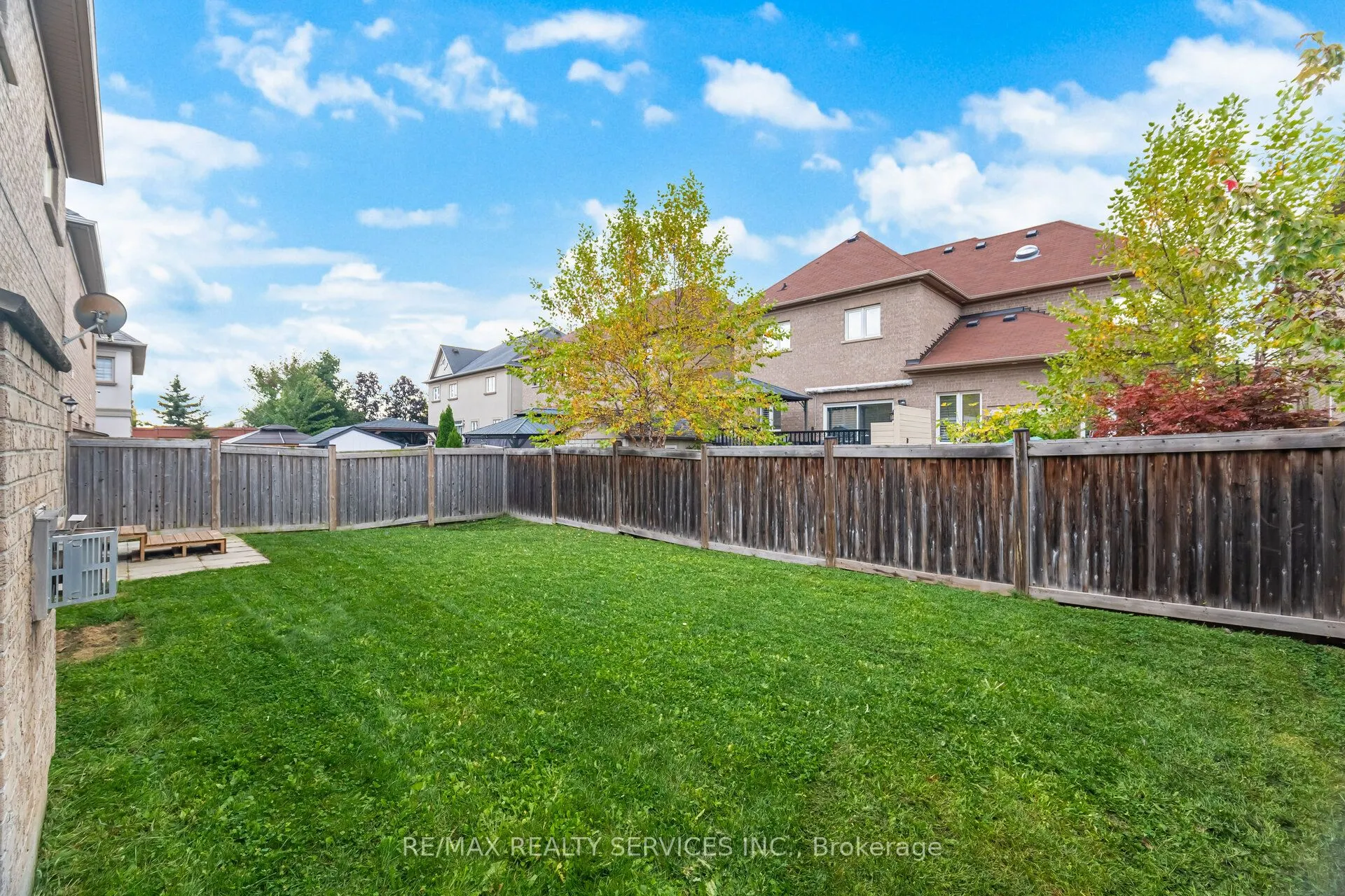 6 BEACON HILL Drive