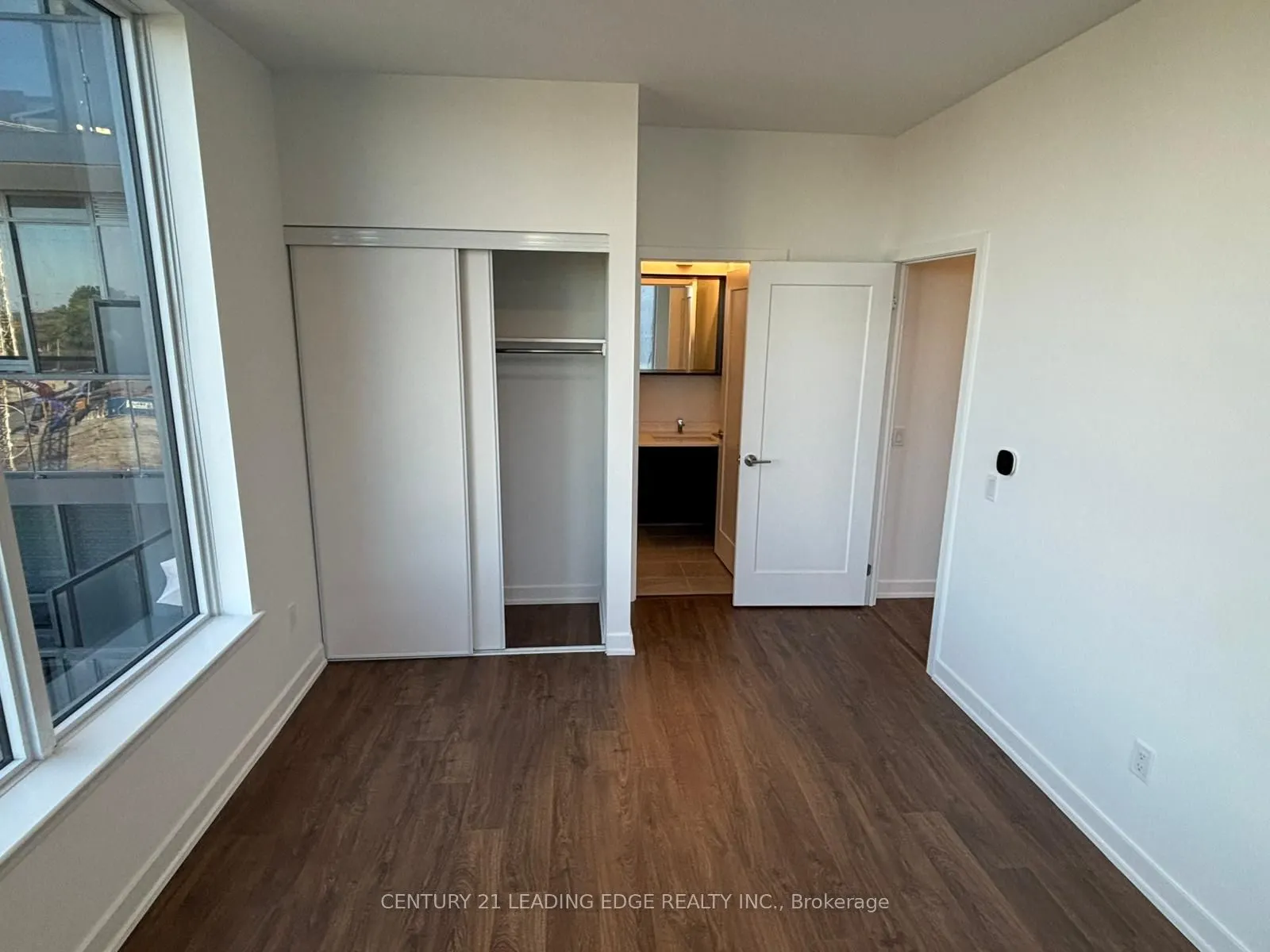 5081 Hurontario Street, #402
