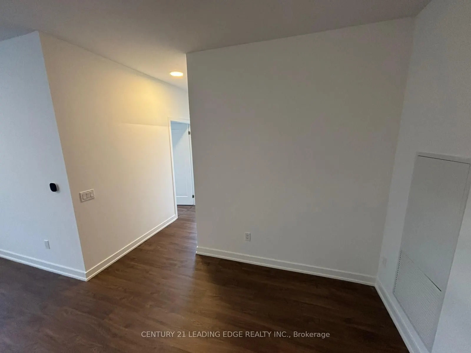 5081 Hurontario Street, #402