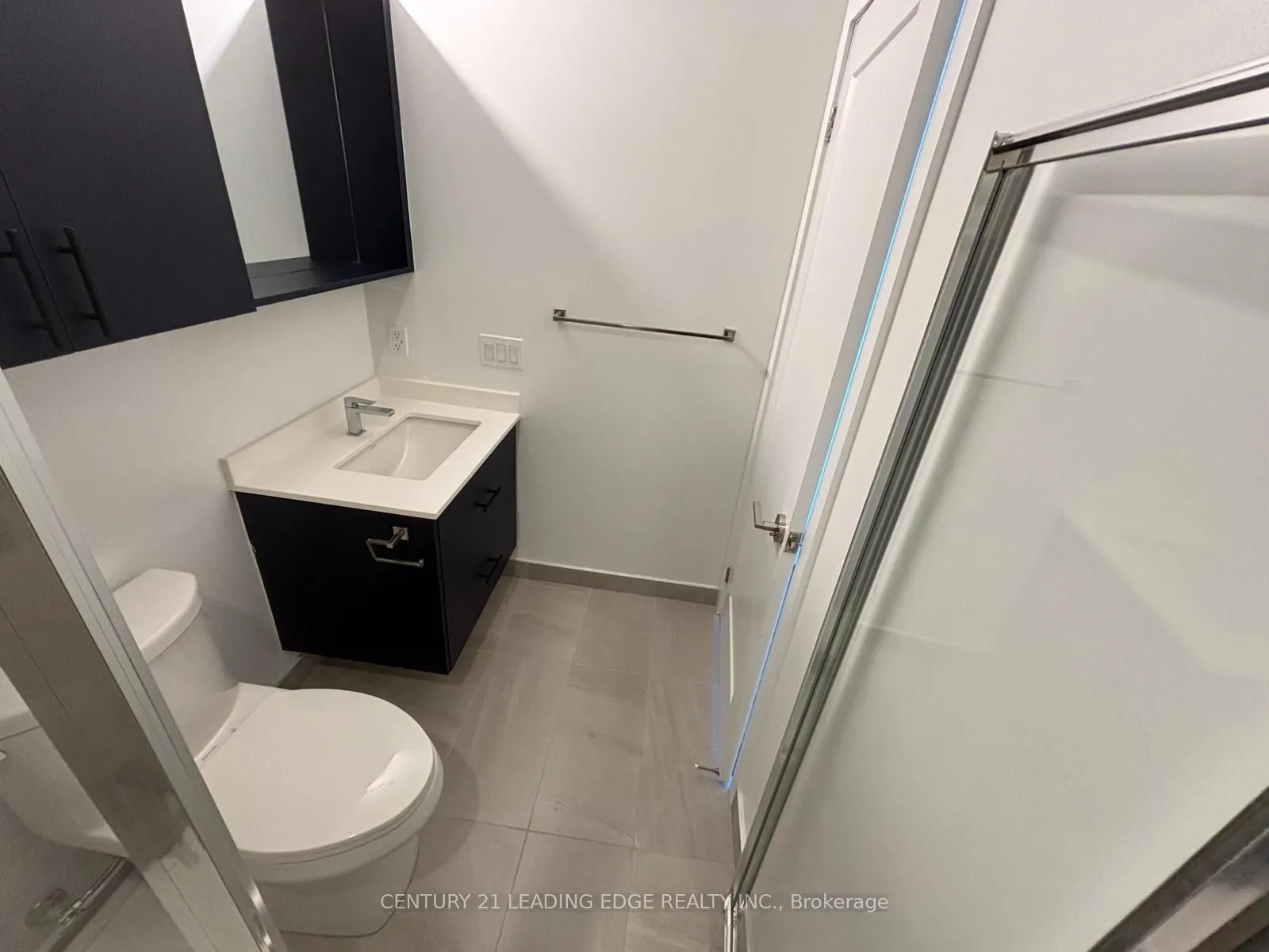 5081 Hurontario Street, #402